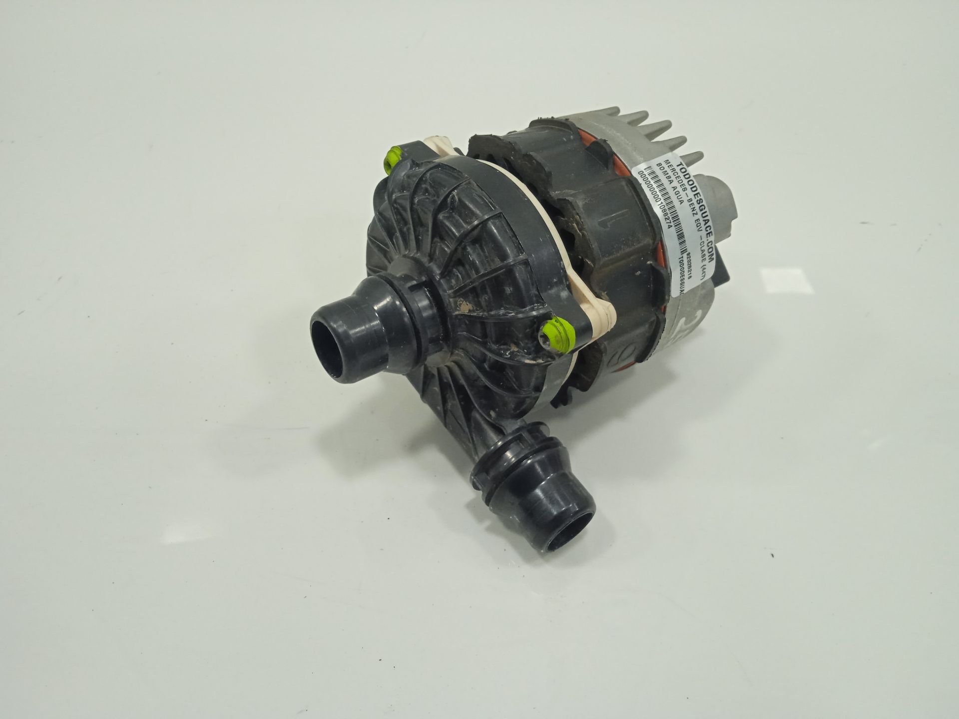 Bomba agua mercedes-benz eqv -clase (447) 