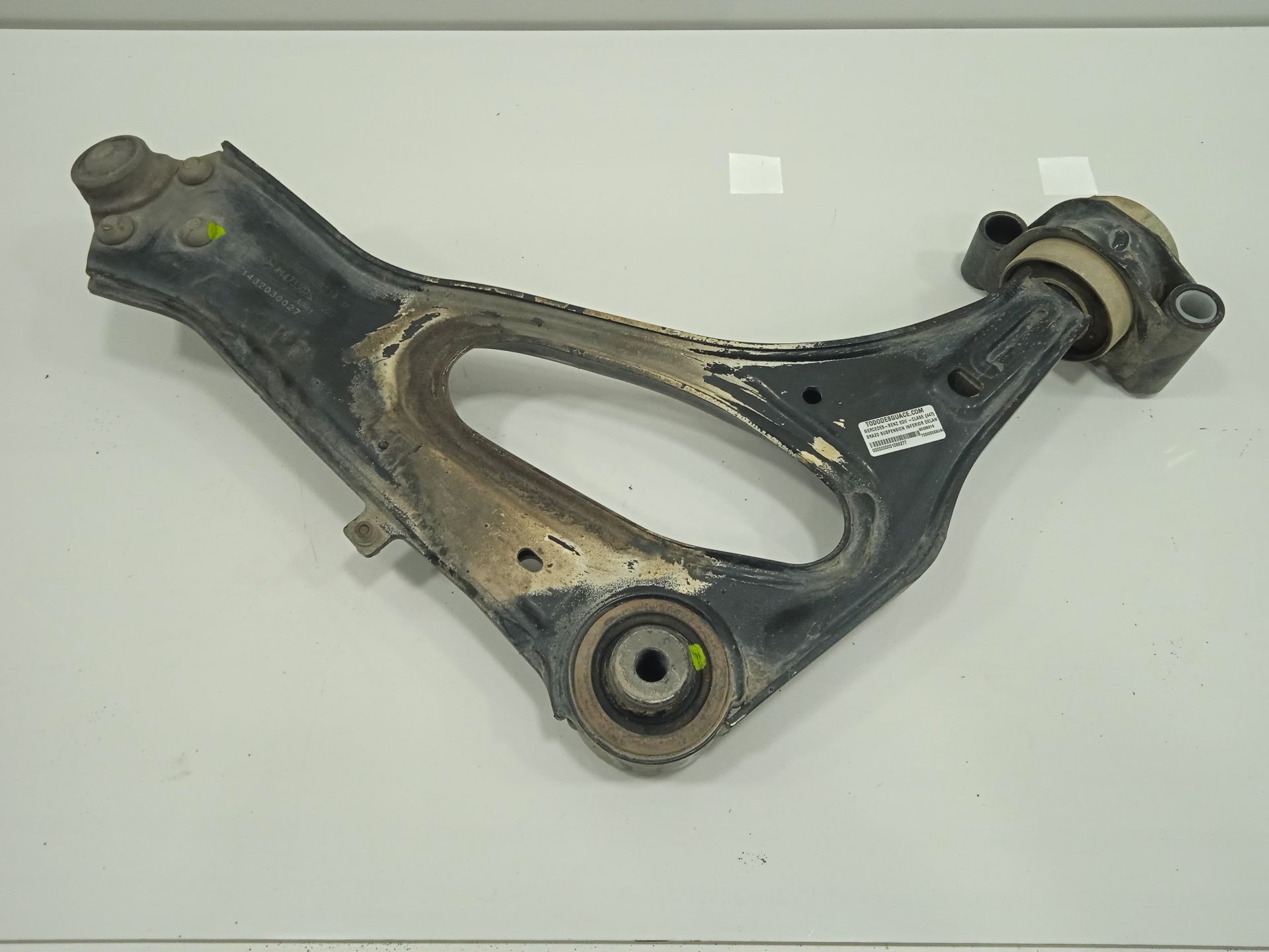 Brazo suspension inferior delantero izquierdo mercedes-benz eqv -clase (447) 