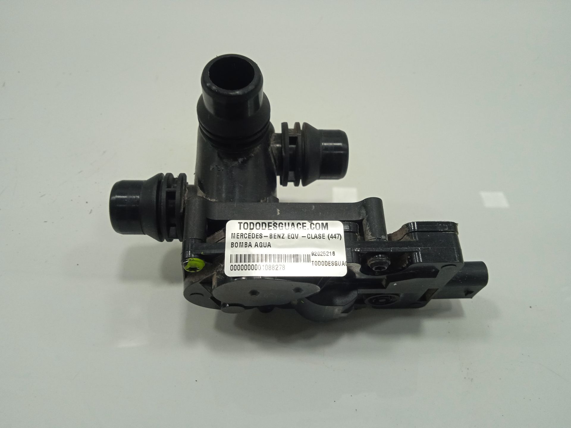 Bomba agua mercedes-benz eqv -clase (447) 