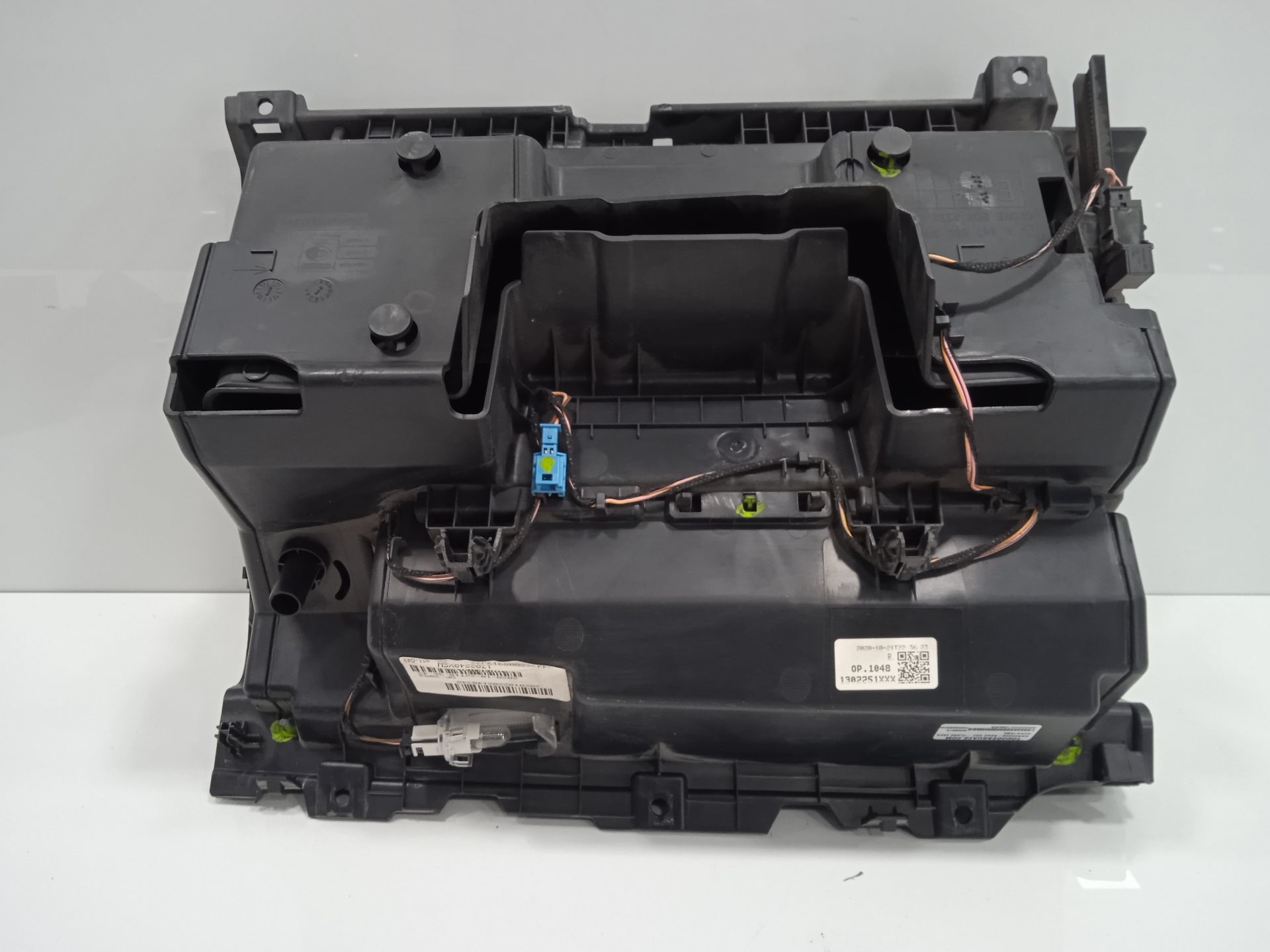 Guantera mercedes-benz eqv -clase (447) 