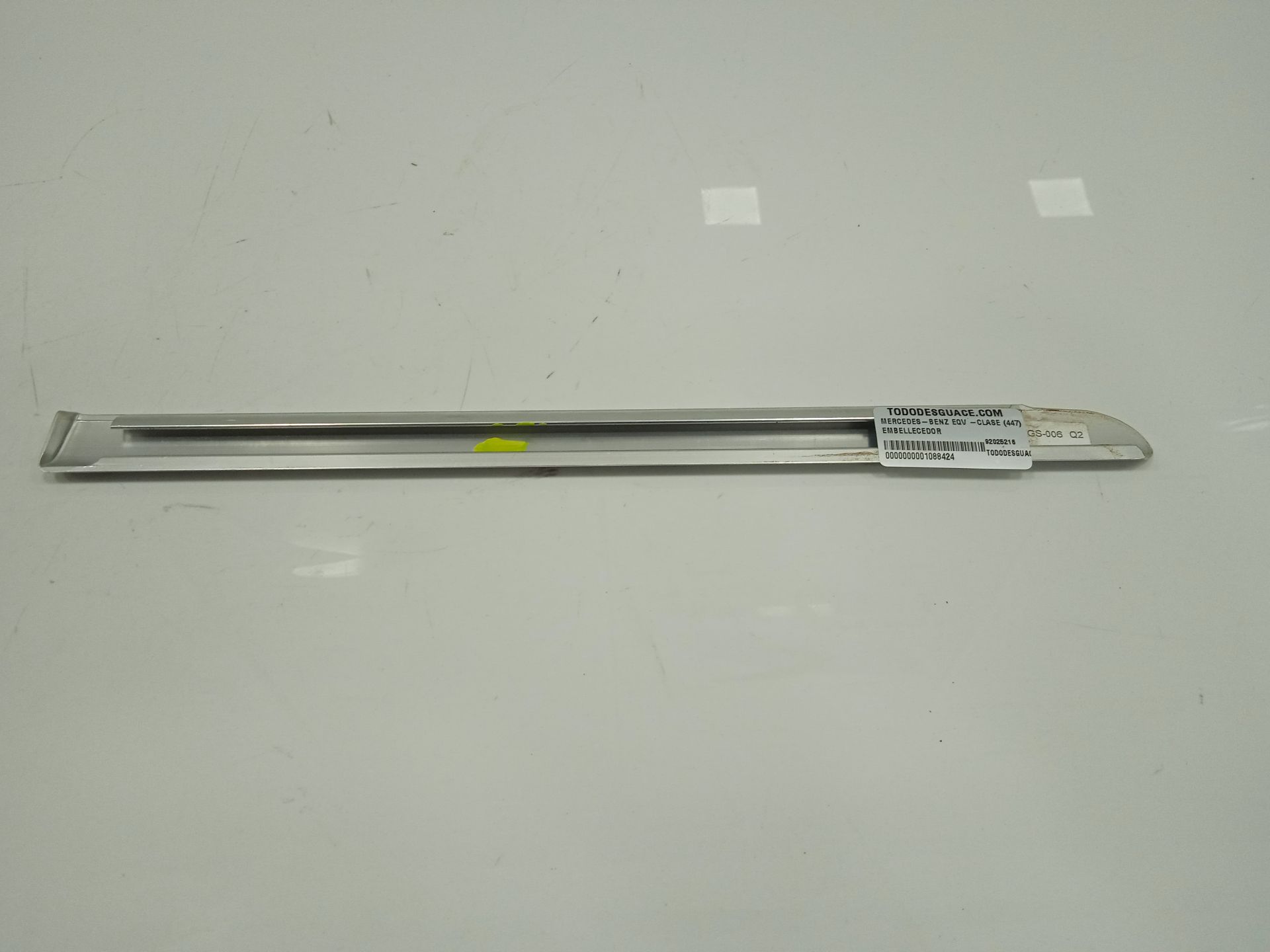 Embellecedor mercedes-benz eqv -clase (447) 