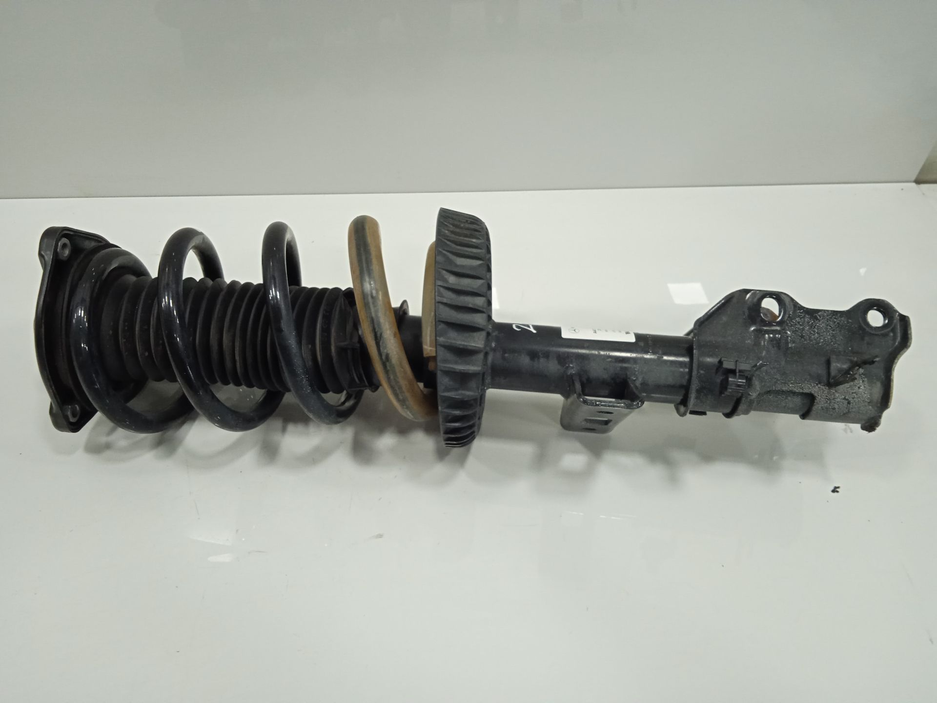 Amortiguador delantero derecho mercedes-benz eqv -clase (447) 
