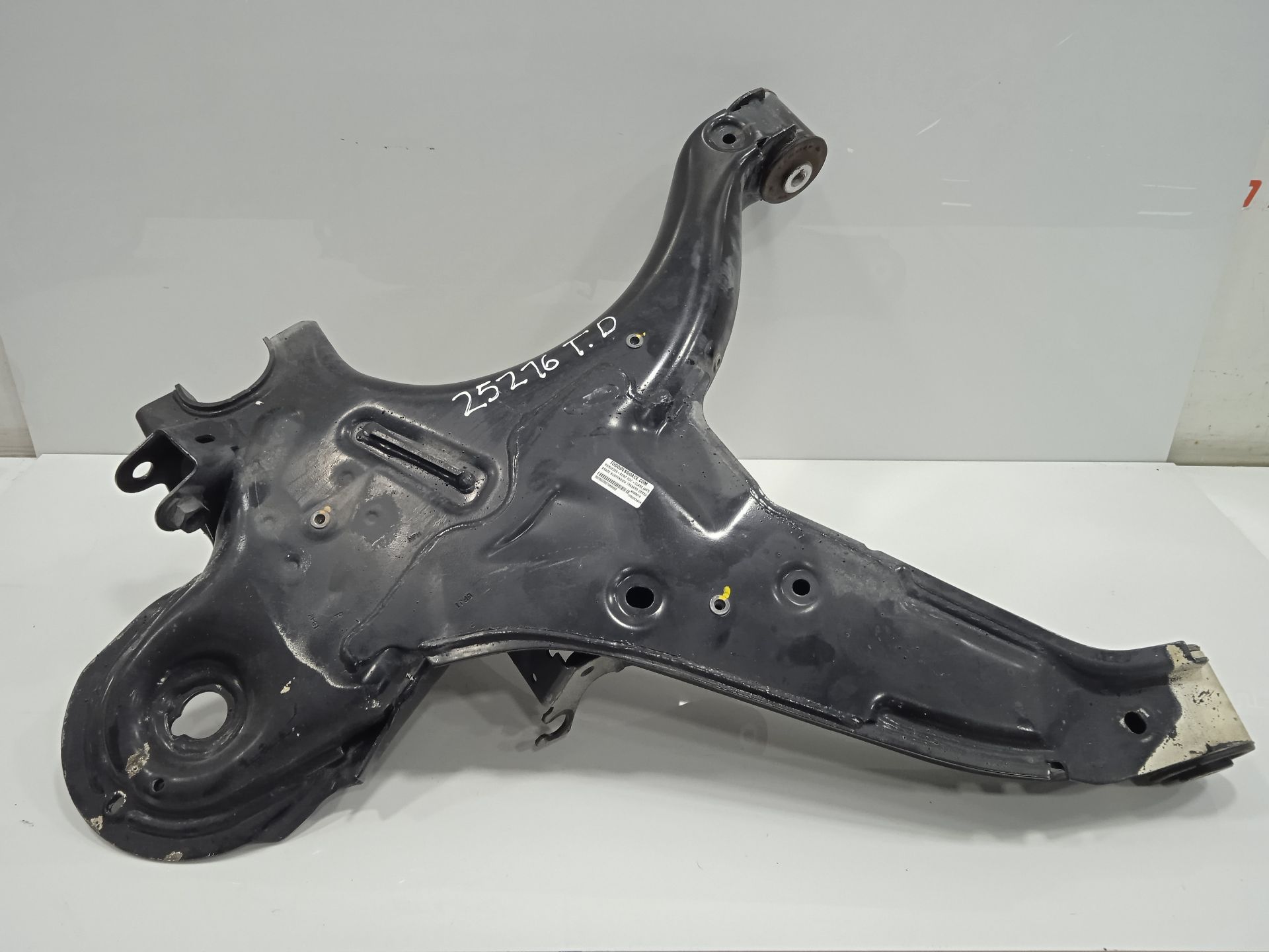Brazo suspension inferior trasero izquierdo mercedes-benz eqv -clase (447) 