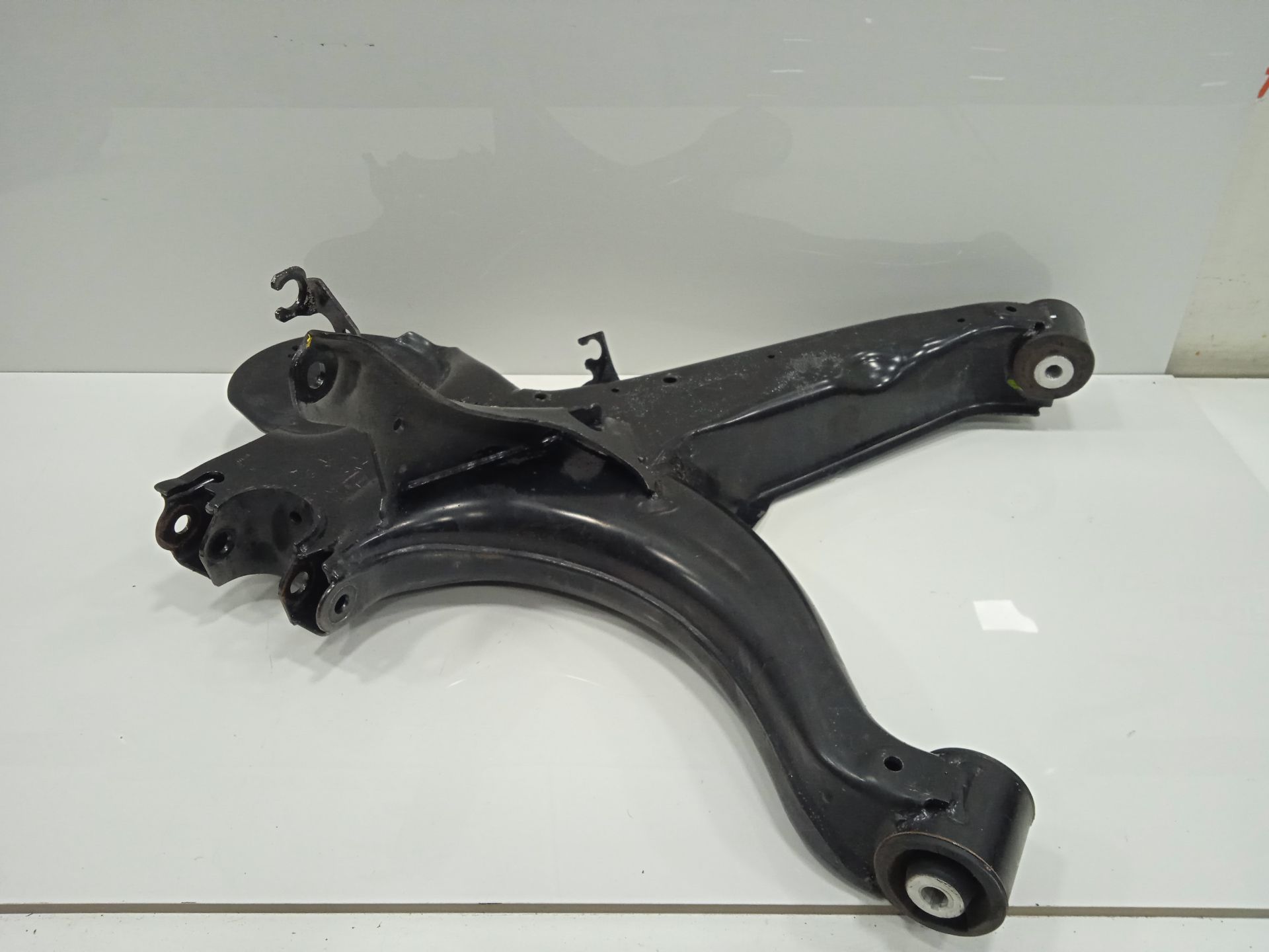 Brazo suspension inferior trasero izquierdo mercedes-benz eqv -clase (447) 
