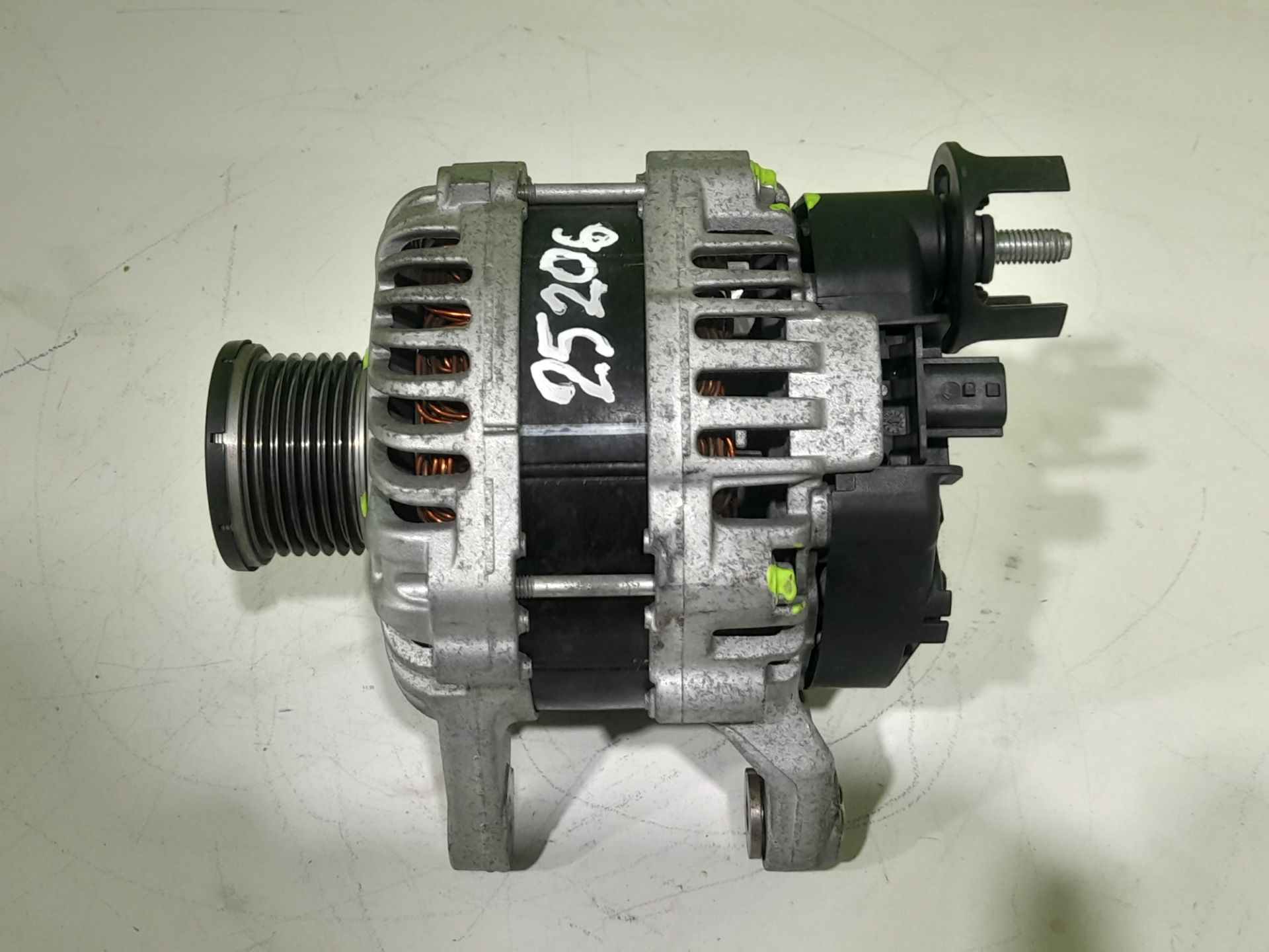 Alternador nissan micra (k14) acenta