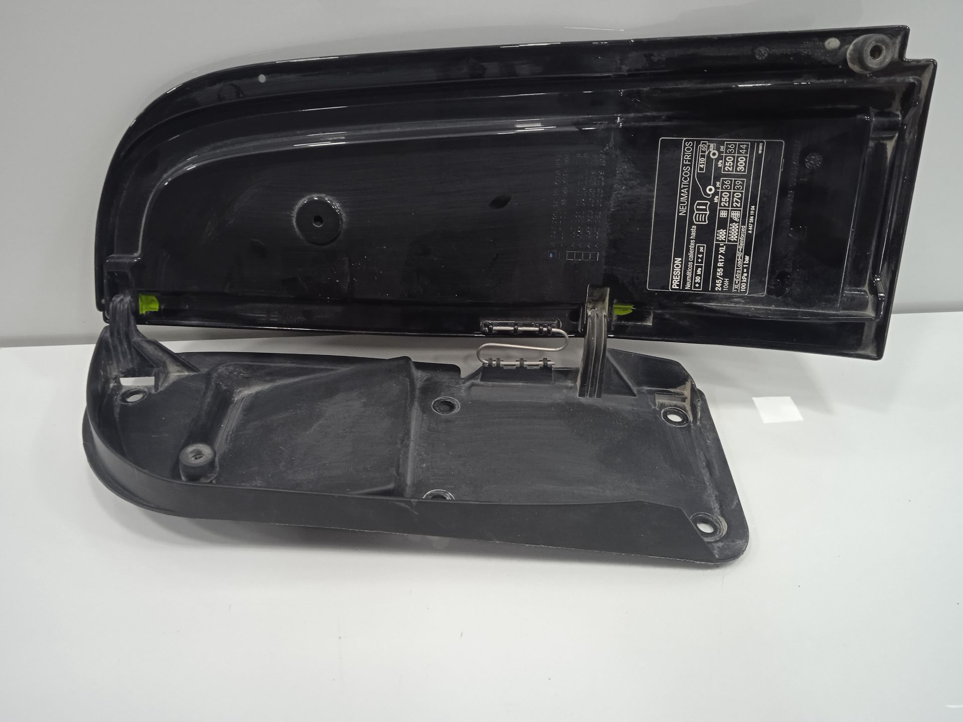 Tapa exterior combustible mercedes-benz eqv -clase (447) 