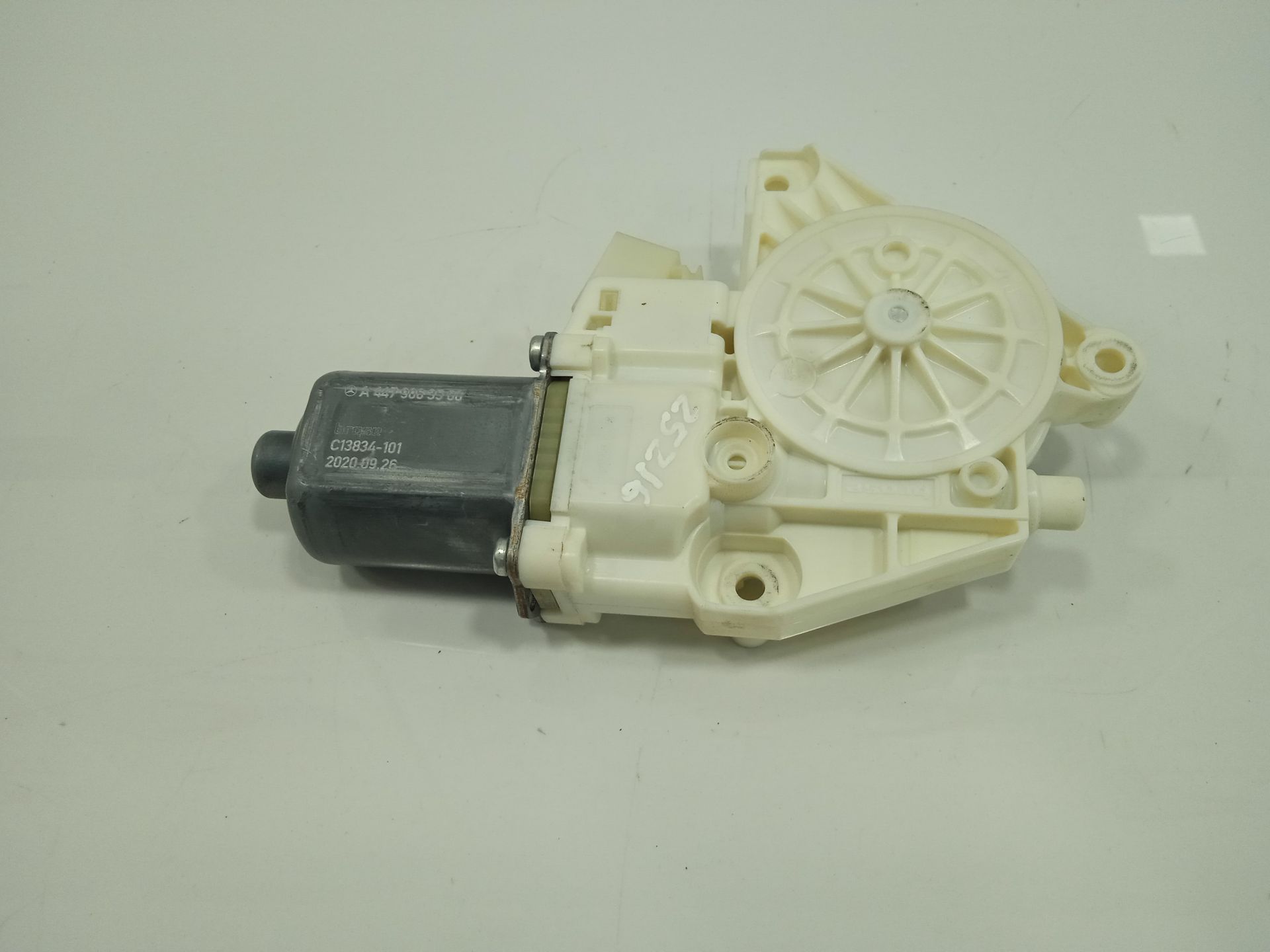 Motor elevalunas delantero izquierdo mercedes-benz eqv -clase (447) 
