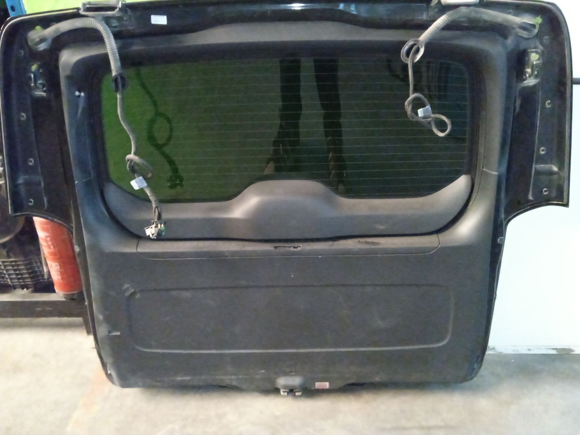 Porton trasero mercedes-benz eqv -clase (447) 