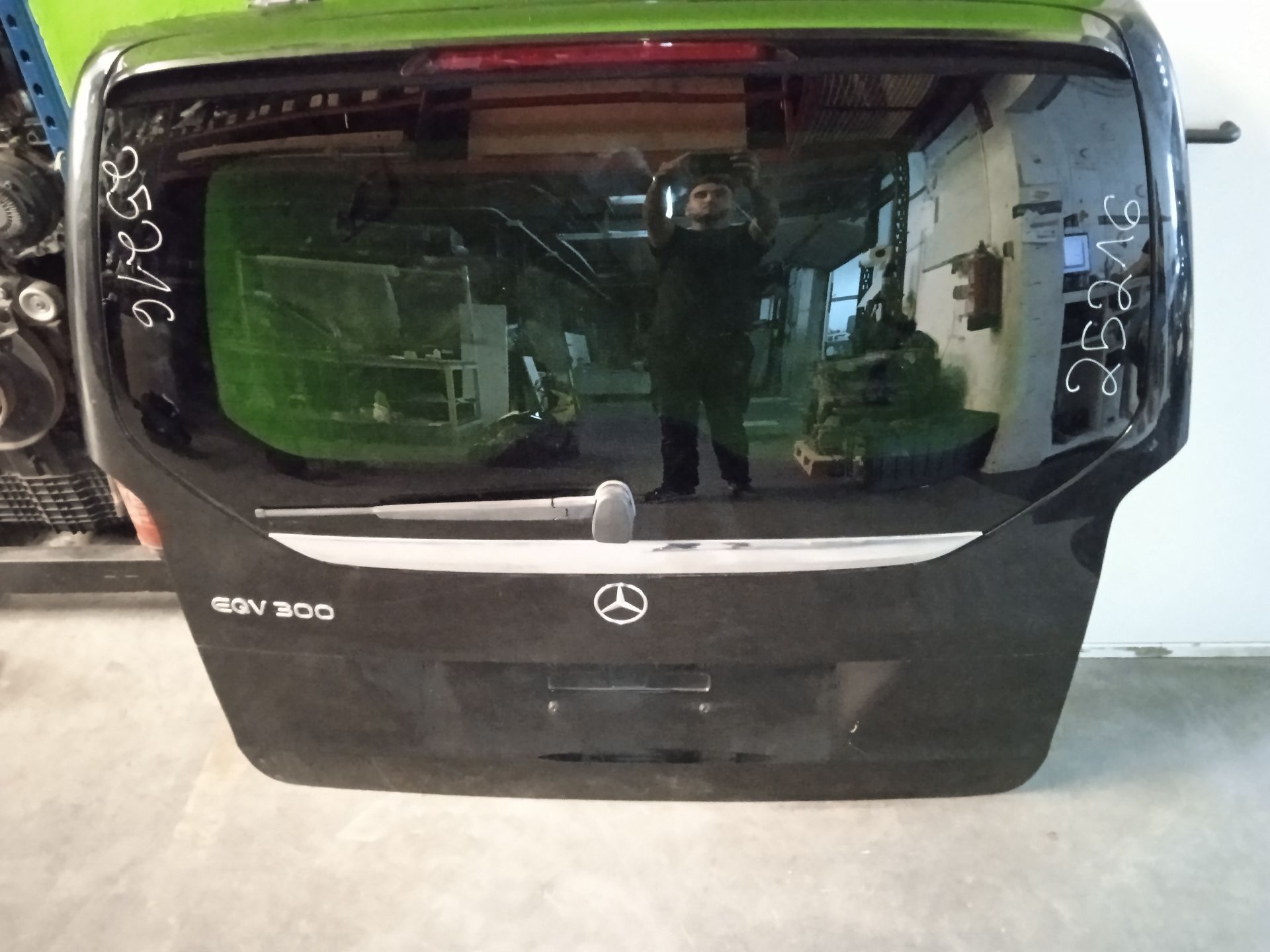 Porton trasero mercedes-benz eqv -clase (447) 