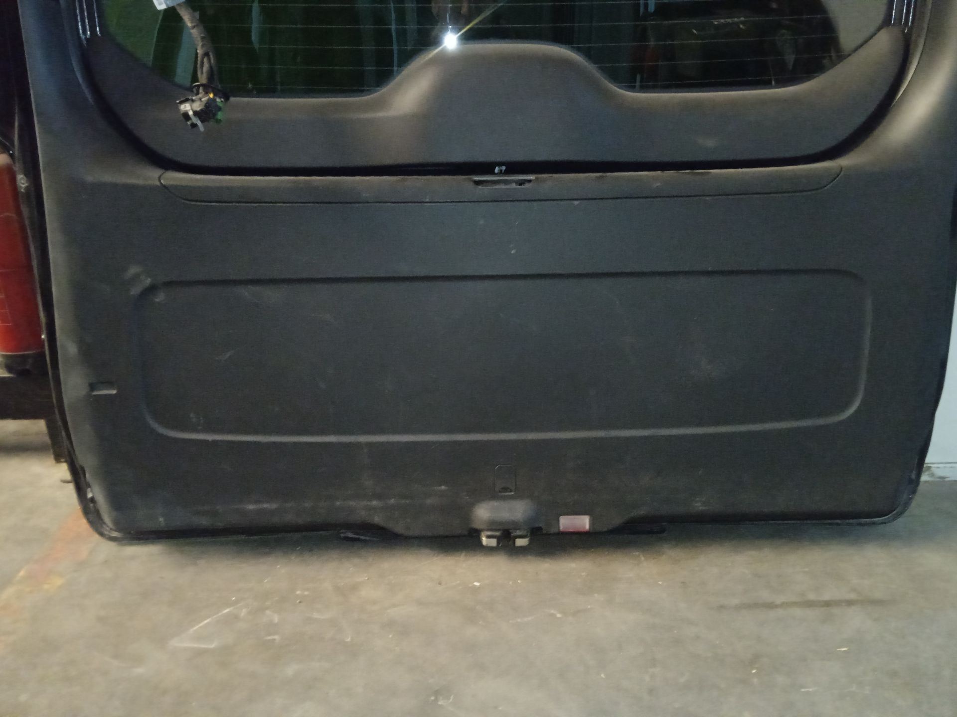 Porton trasero mercedes-benz eqv -clase (447) 