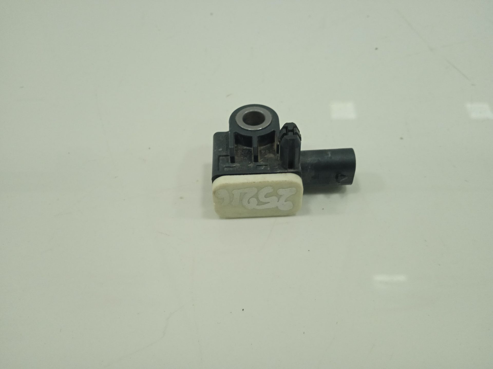 Sensor de impacto mercedes-benz eqv -clase (447) 