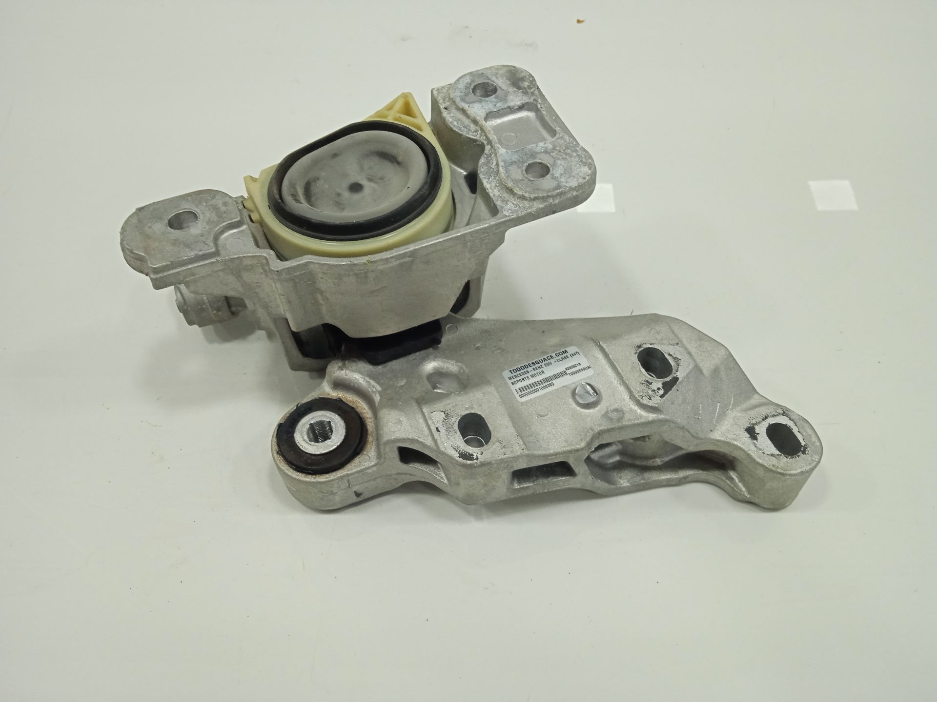 Soporte motor mercedes-benz eqv -clase (447) 