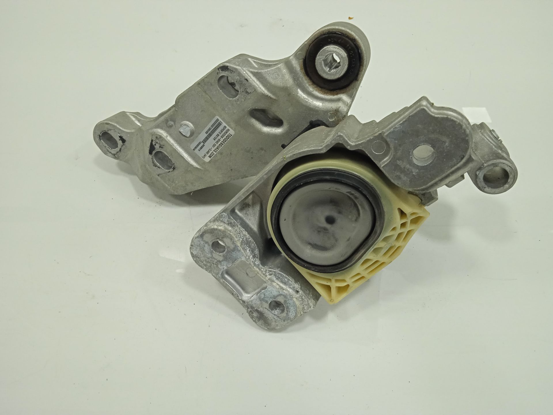 Soporte motor mercedes-benz eqv -clase (447) 