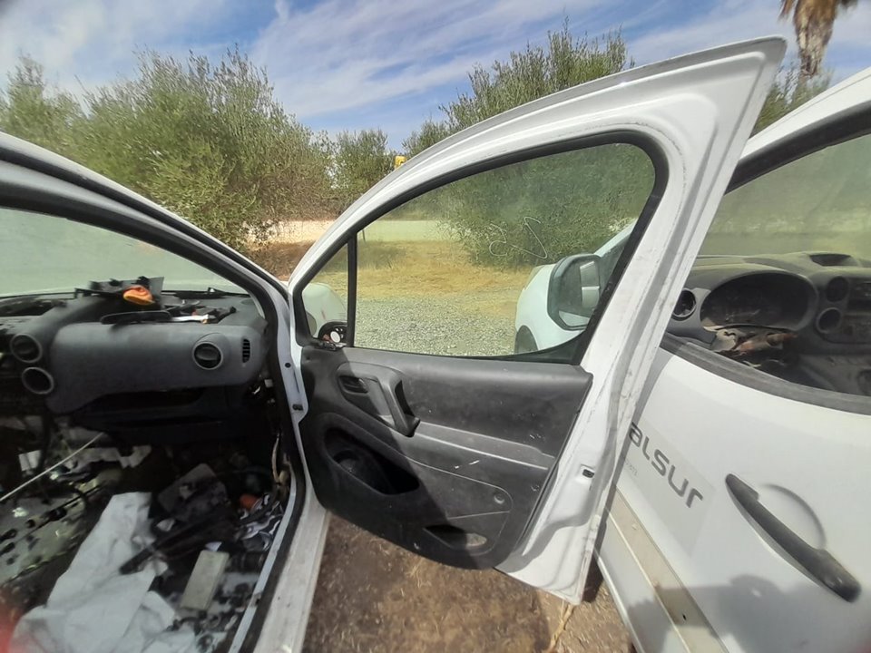 Puerta delantera derecha l1