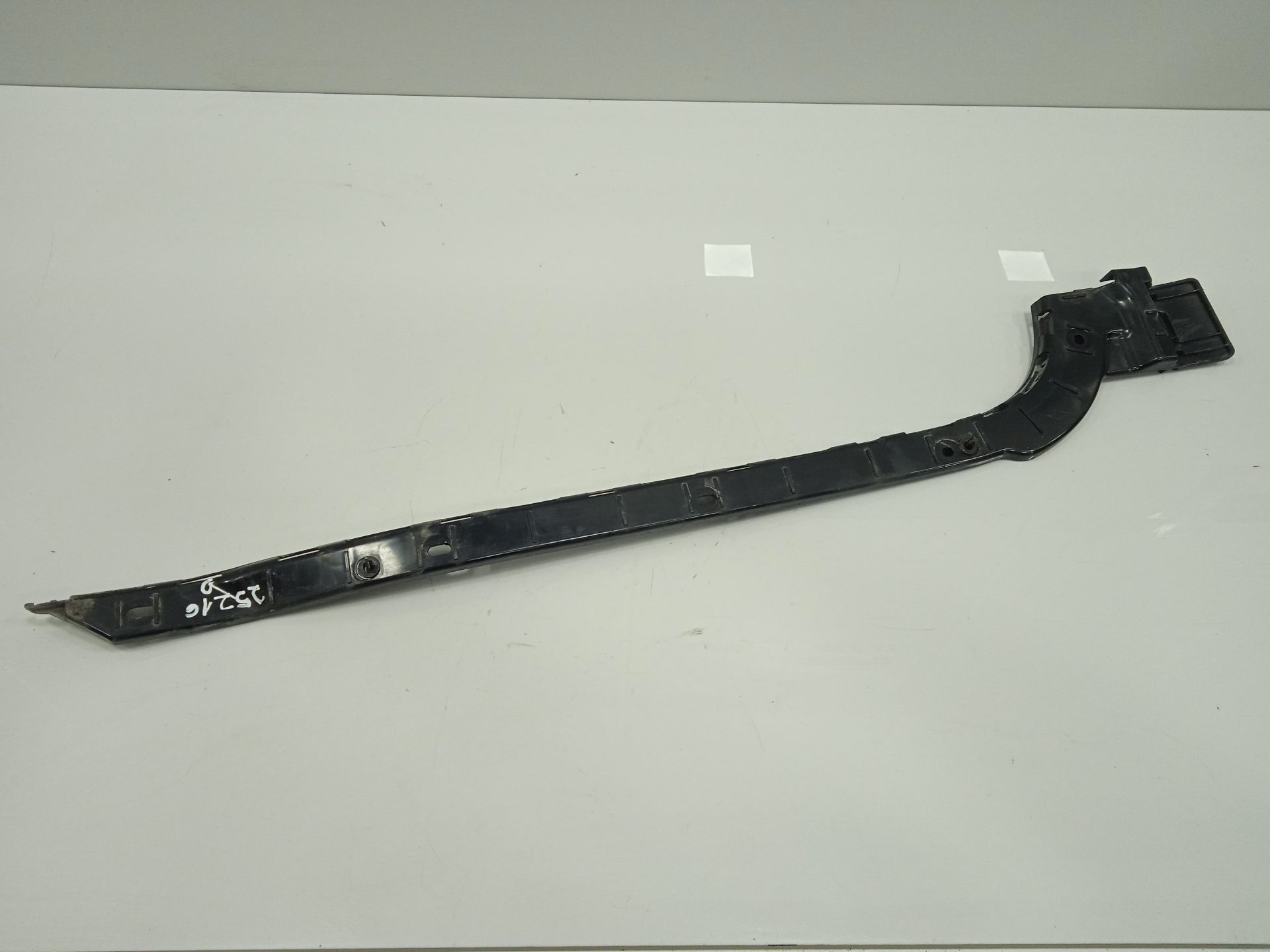 Soporte paragolpes trasero mercedes-benz eqv -clase (447) 