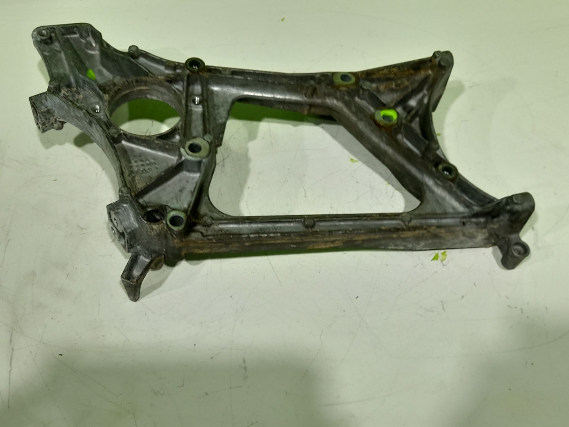 Soporte alternador   no identificado