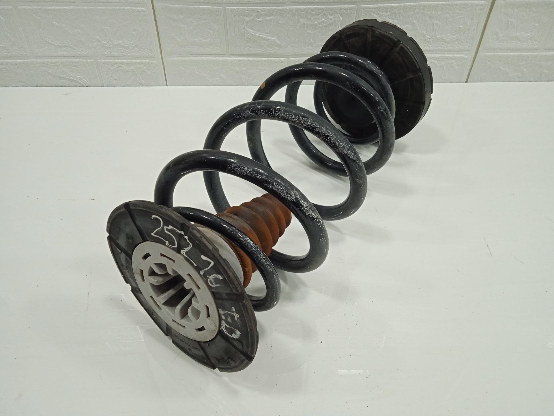 Muelle amortiguacion mercedes-benz eqv -clase (447) 