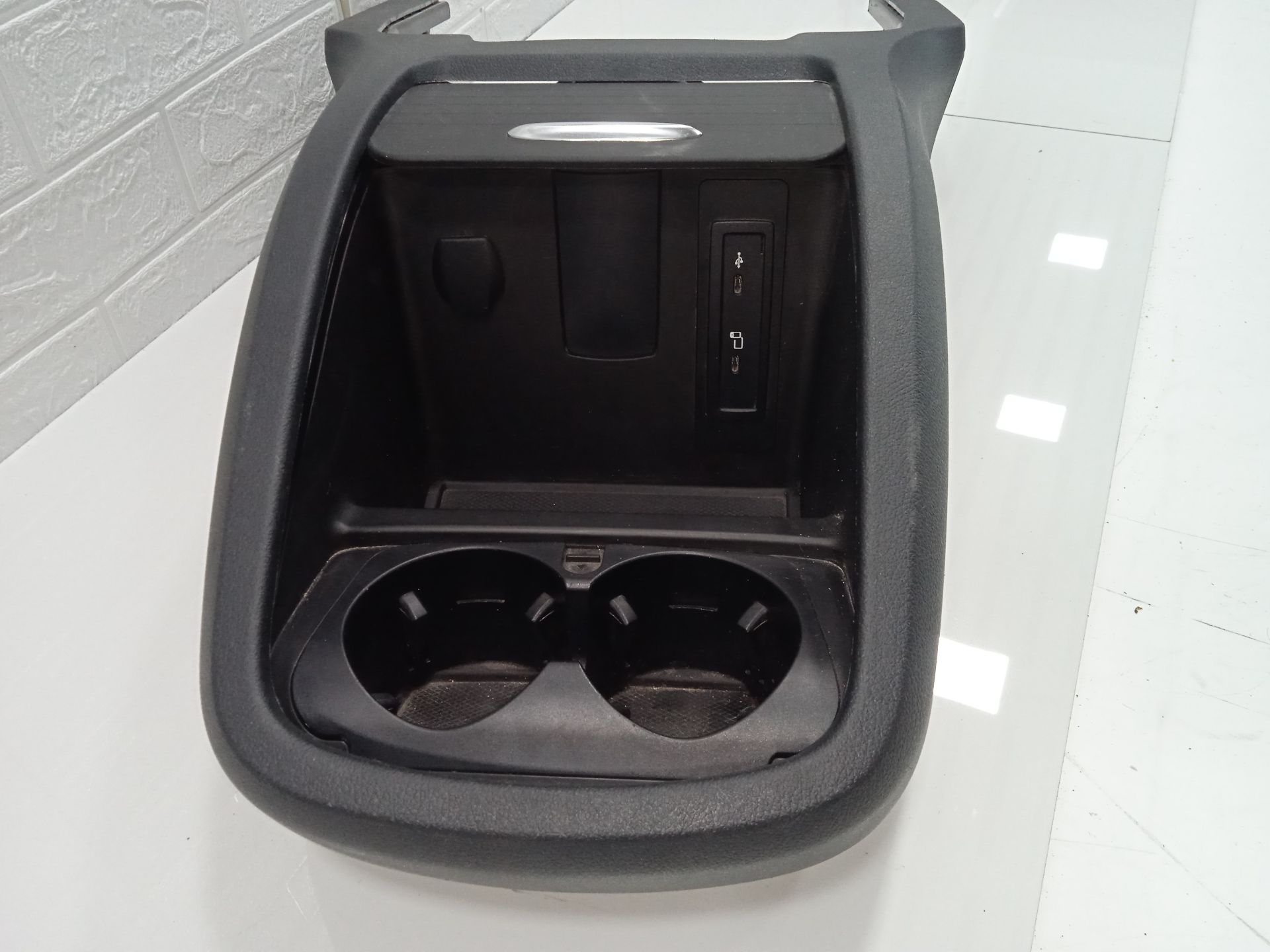Consola central mercedes-benz eqv -clase (447) 