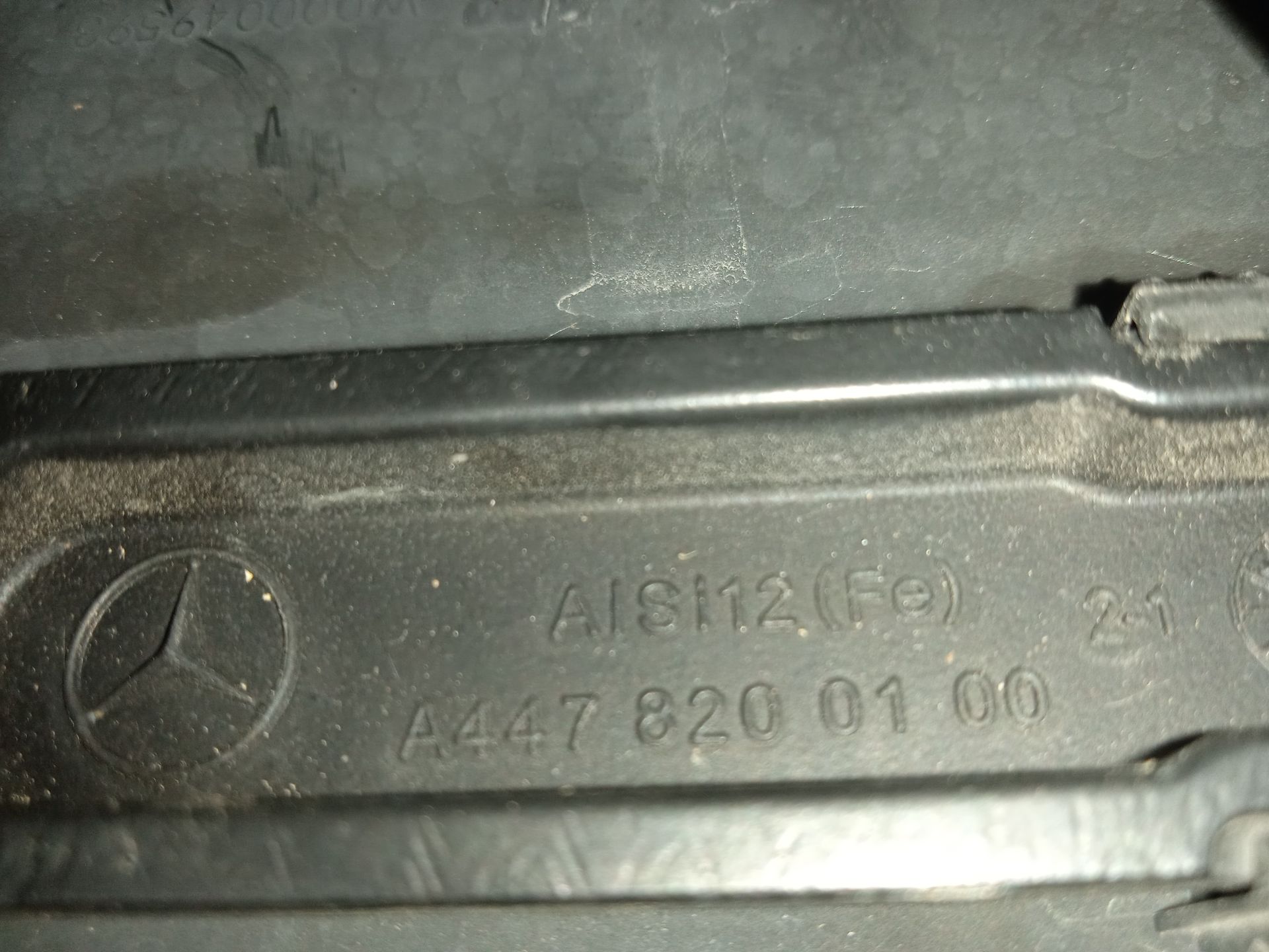 Brazo limpia delantero derecho mercedes-benz eqv -clase (447) 