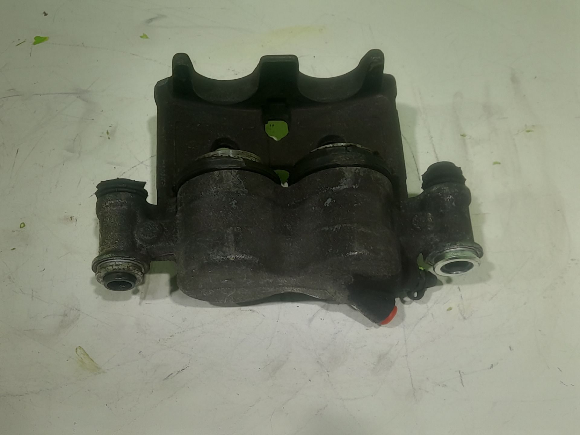 Pinza de freno delantera derecha 210213216 cdi (906.611613)
