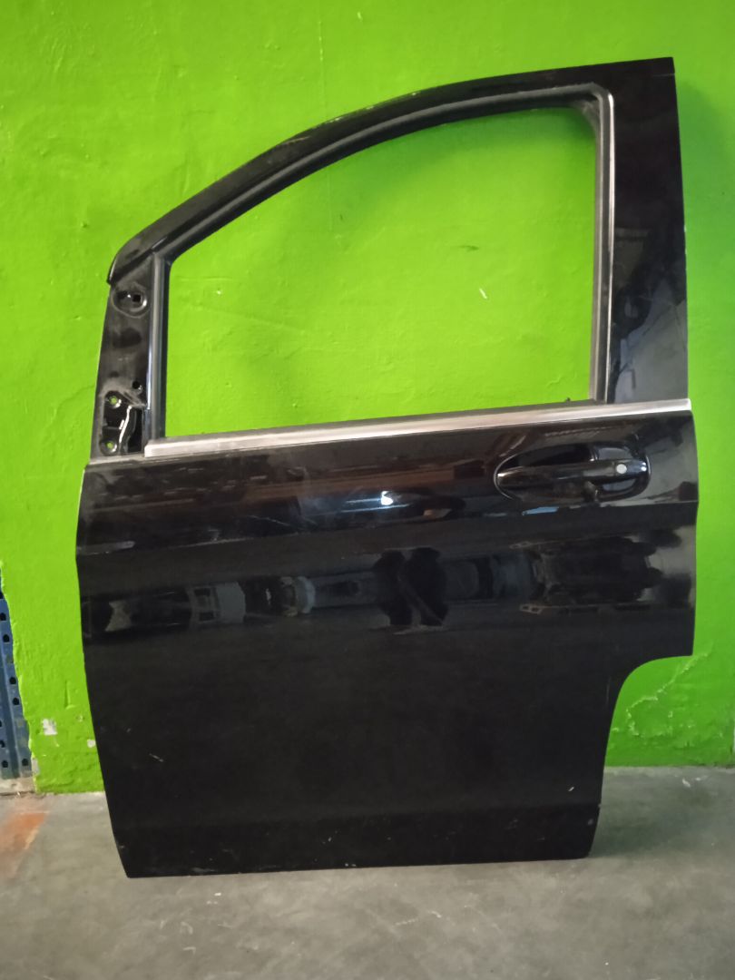 Puerta delantera izquierda mercedes-benz eqv -clase (447) 