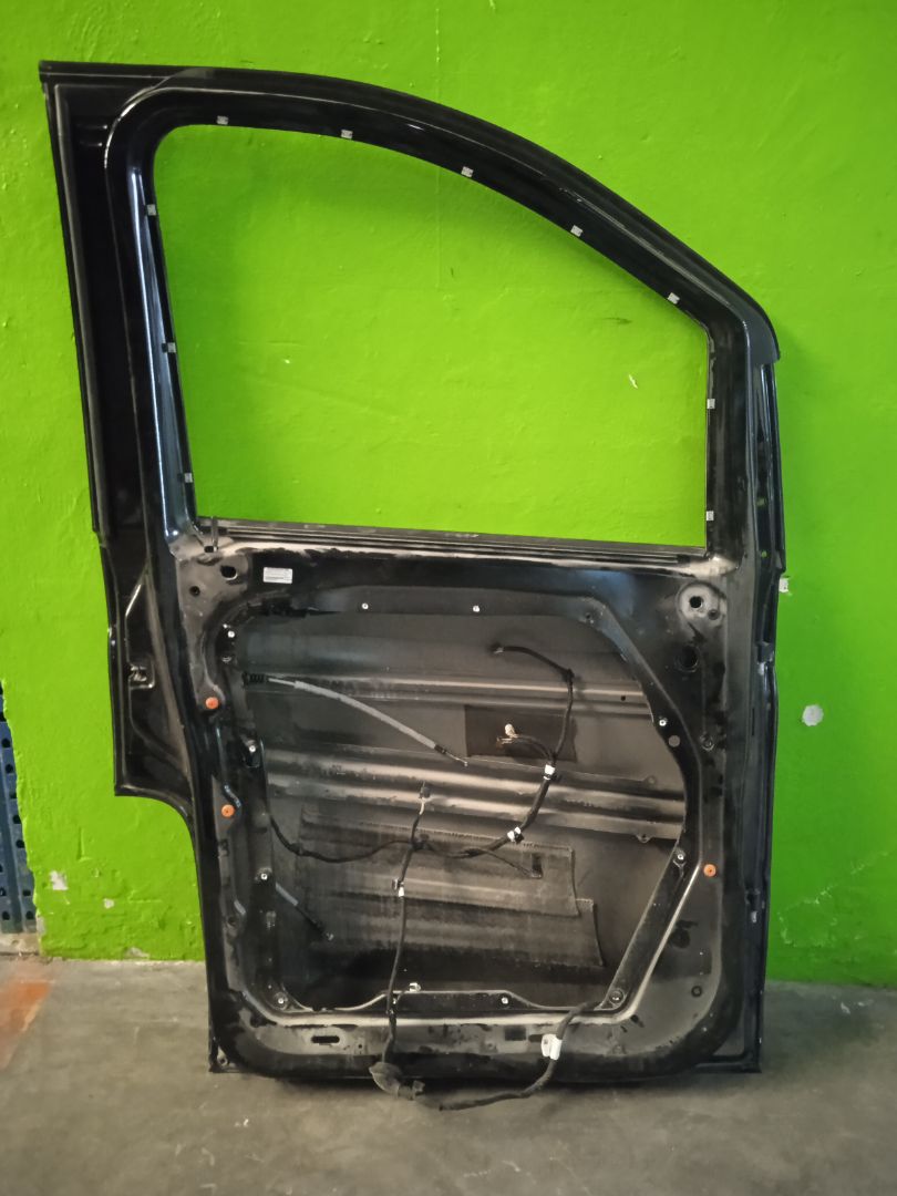 Puerta delantera izquierda mercedes-benz eqv -clase (447) 