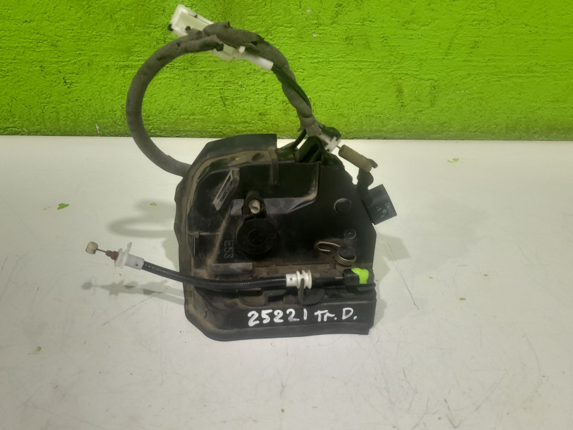 Cerradura puerta trasera derecha bmw serie x5 (e53) 3.0d