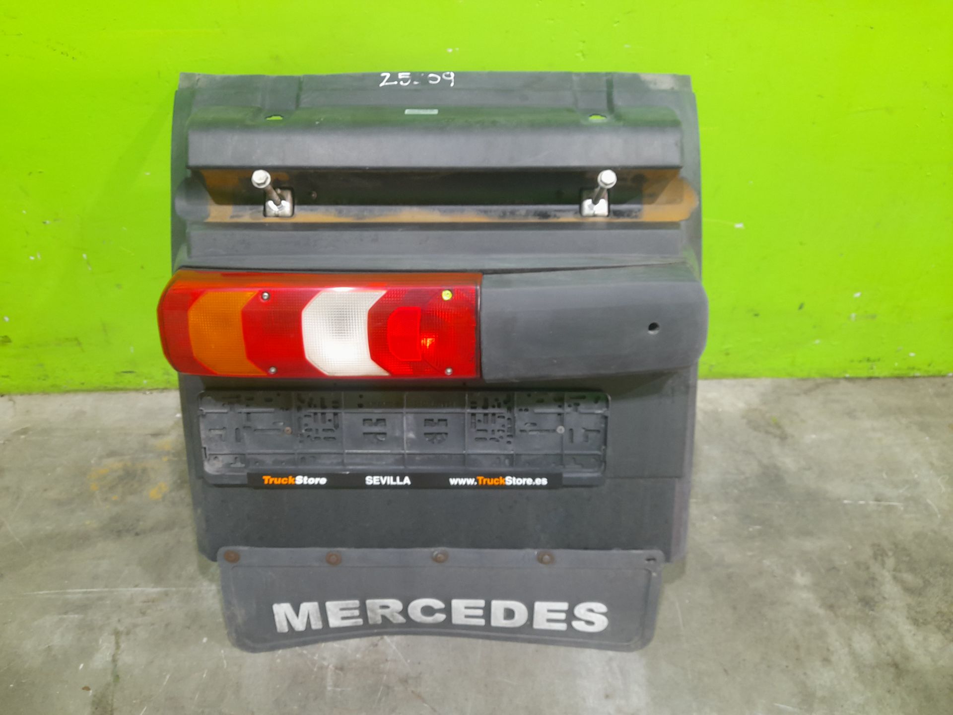No identificado mercedes-benz actros 5 sm-fahrerhaus 2-achser bm 963 fg 18xx 4x2 l om471 m classics