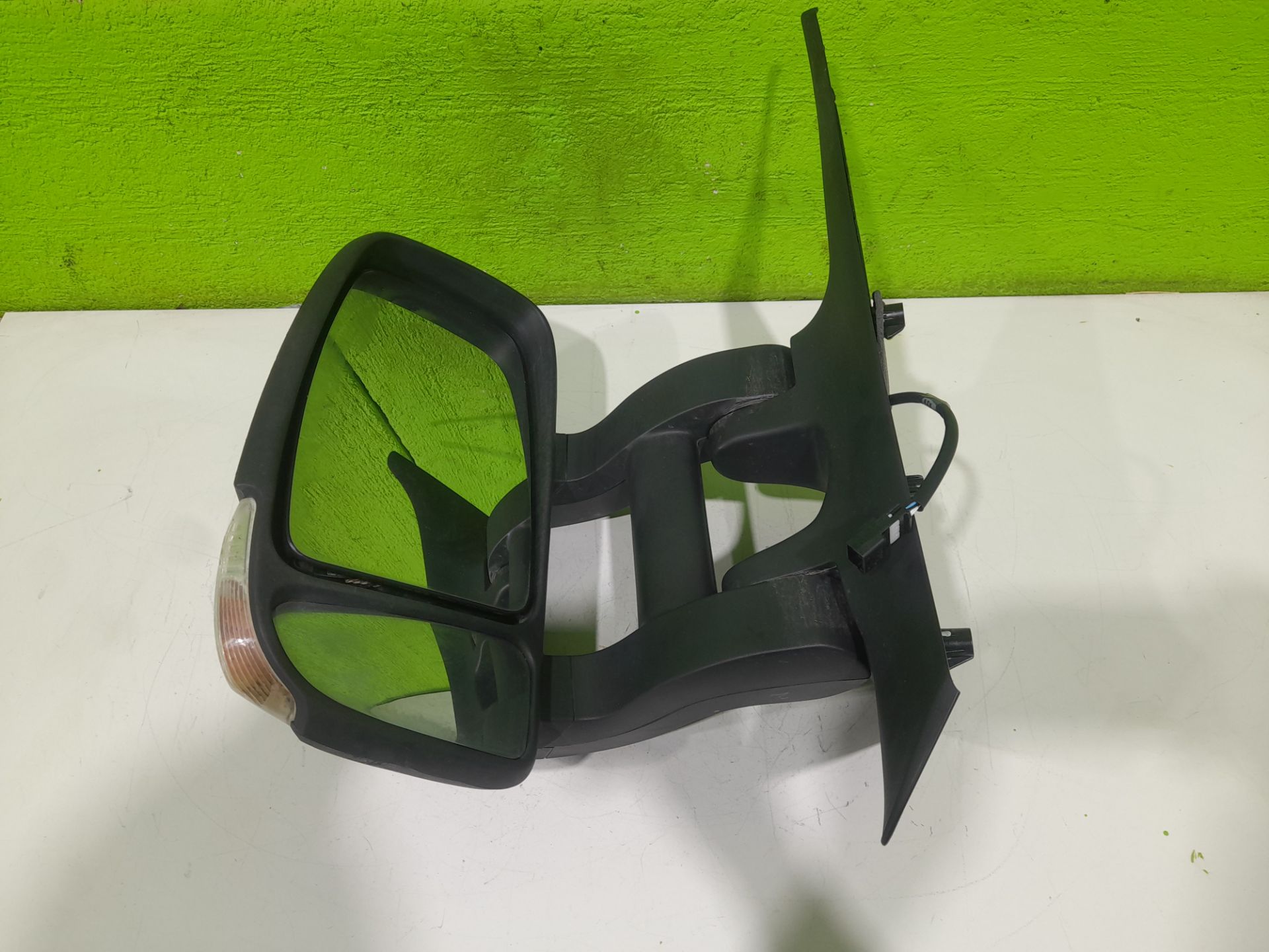 Retrovisor izquierdo   no identificado