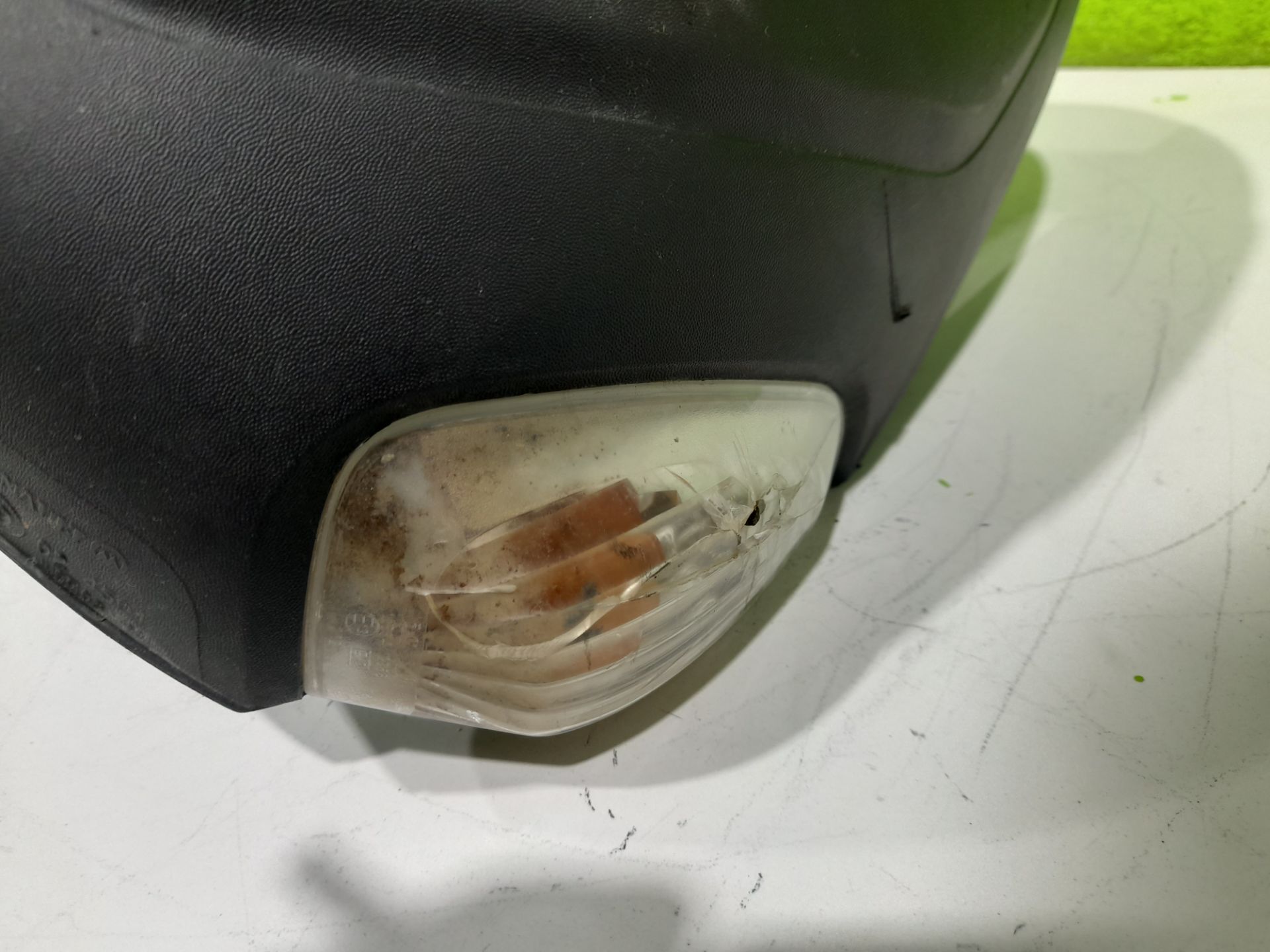 Retrovisor izquierdo   no identificado