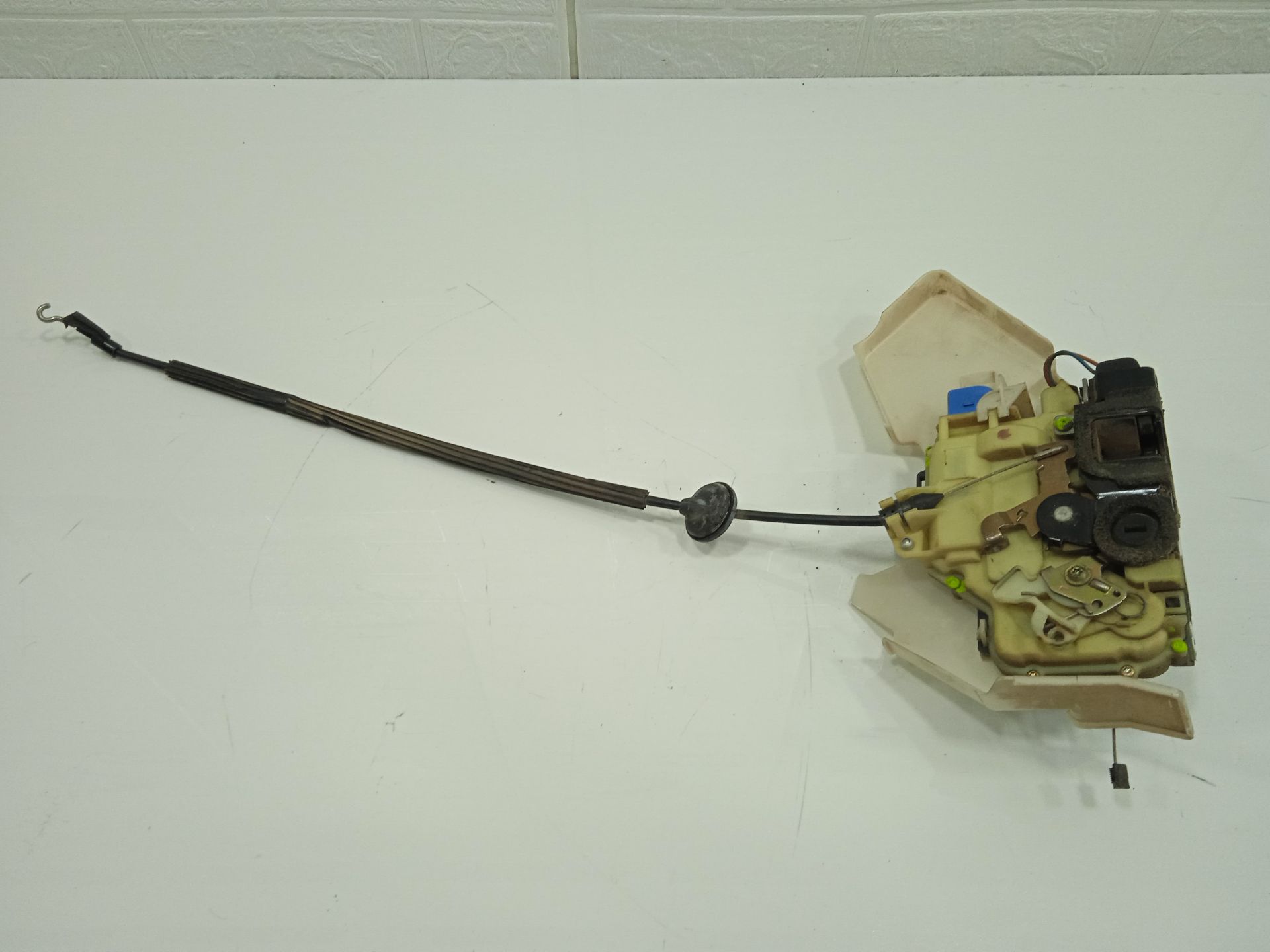 Cerradura puerta trasera izquierda volkswagen polo iv (9n3) advance