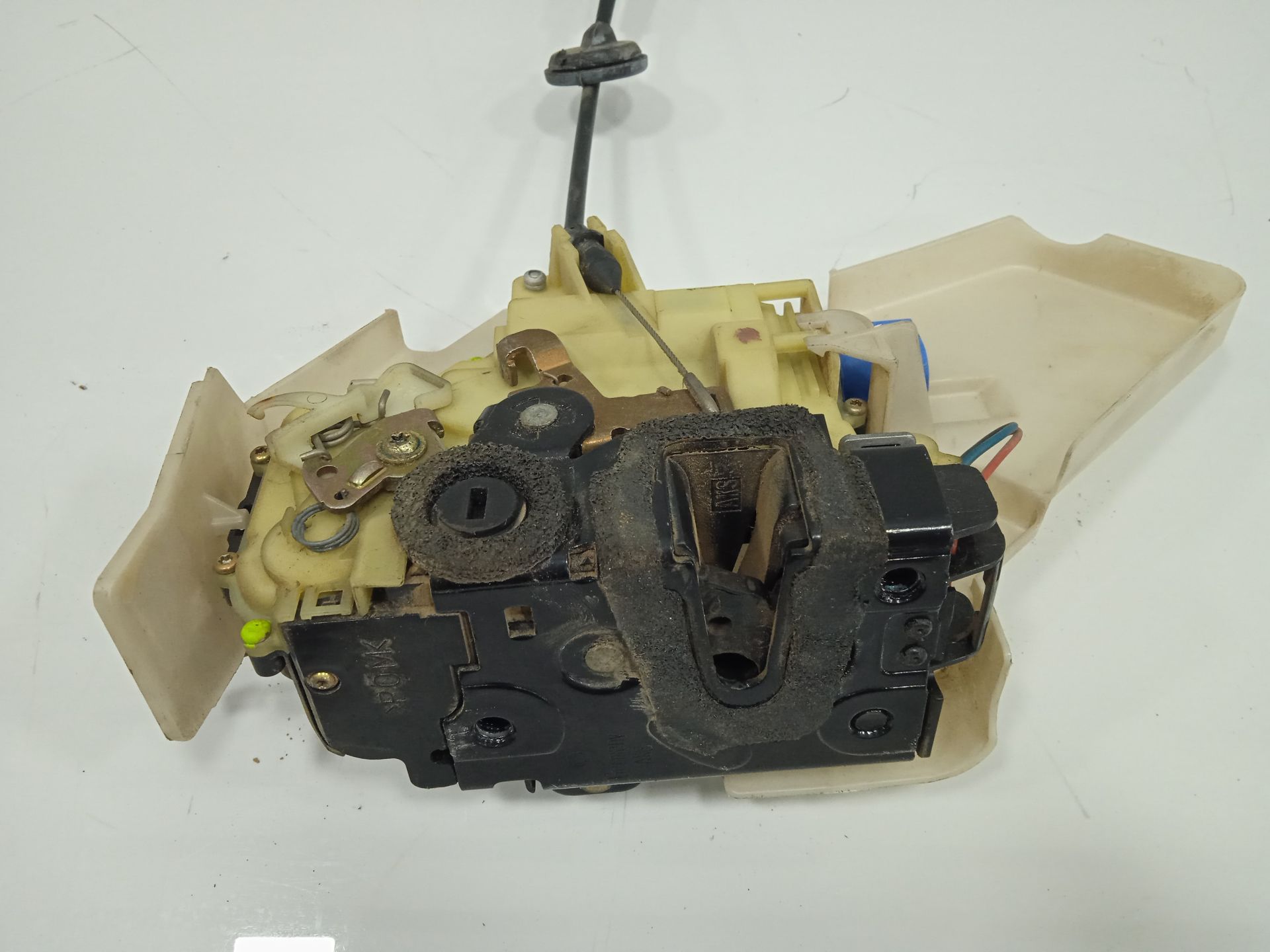 Cerradura puerta trasera izquierda volkswagen polo iv (9n3) advance