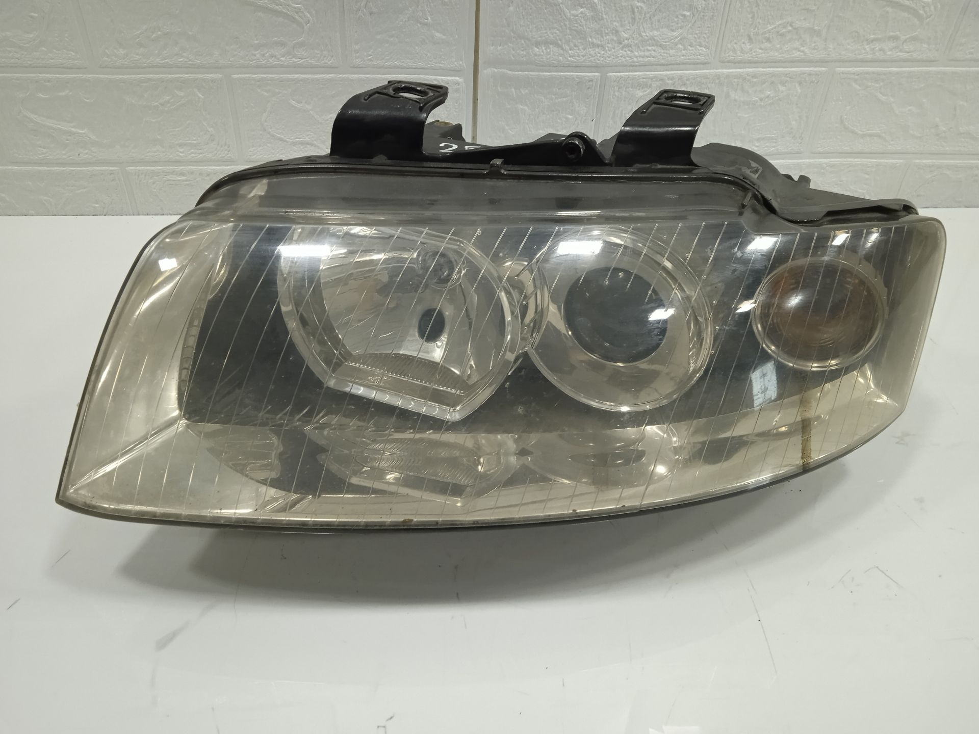 Faro izquierdo audi a4 avant (8e) 2.0