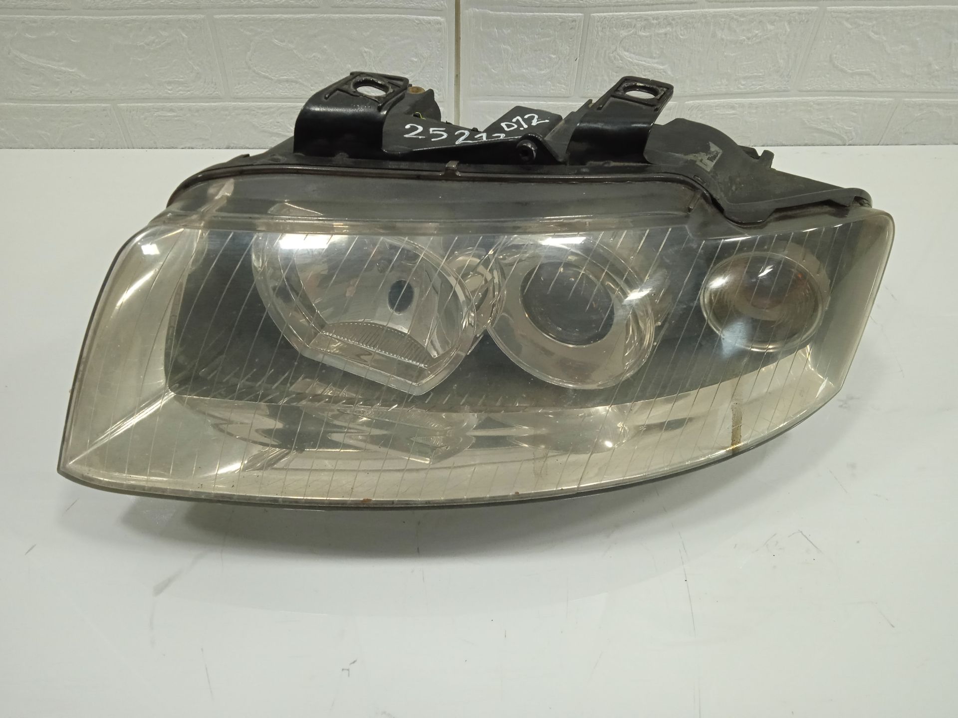 Faro izquierdo audi a4 avant (8e) 2.0