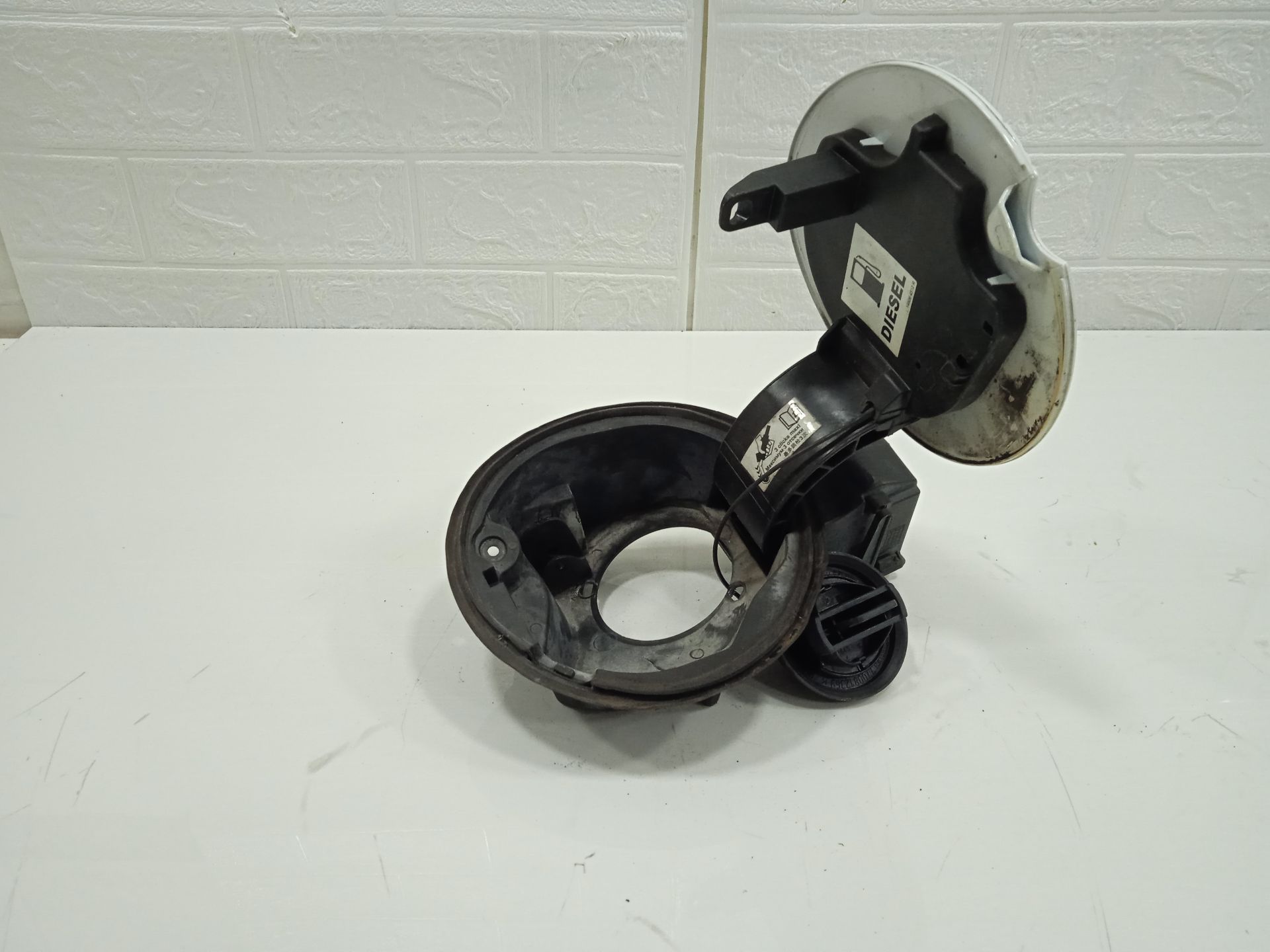 Tapa exterior combustible renault clio iv wolfnoir