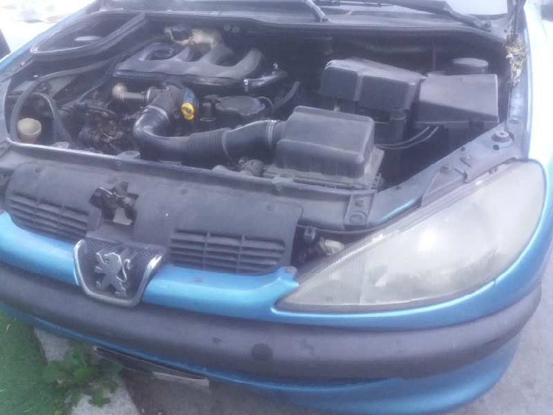  rejilla delantera   peugeot 206 berlina xr 1.9 diesel