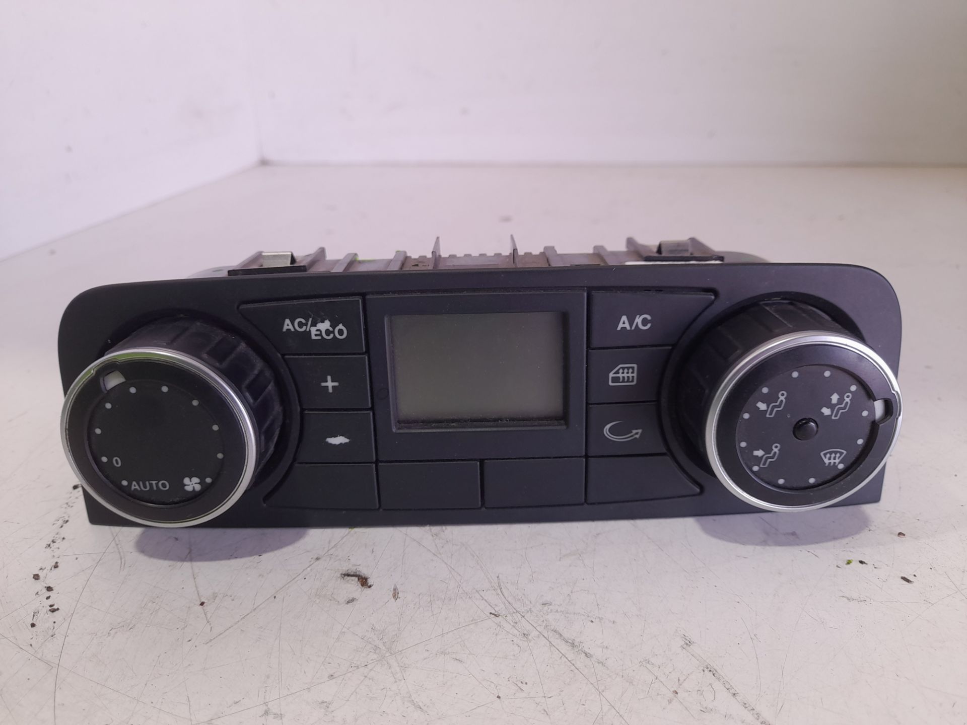 Mando calefaccion / aire acondicionado man tgs 18.xxx (2007) fsa  4x2   lls m (largura med