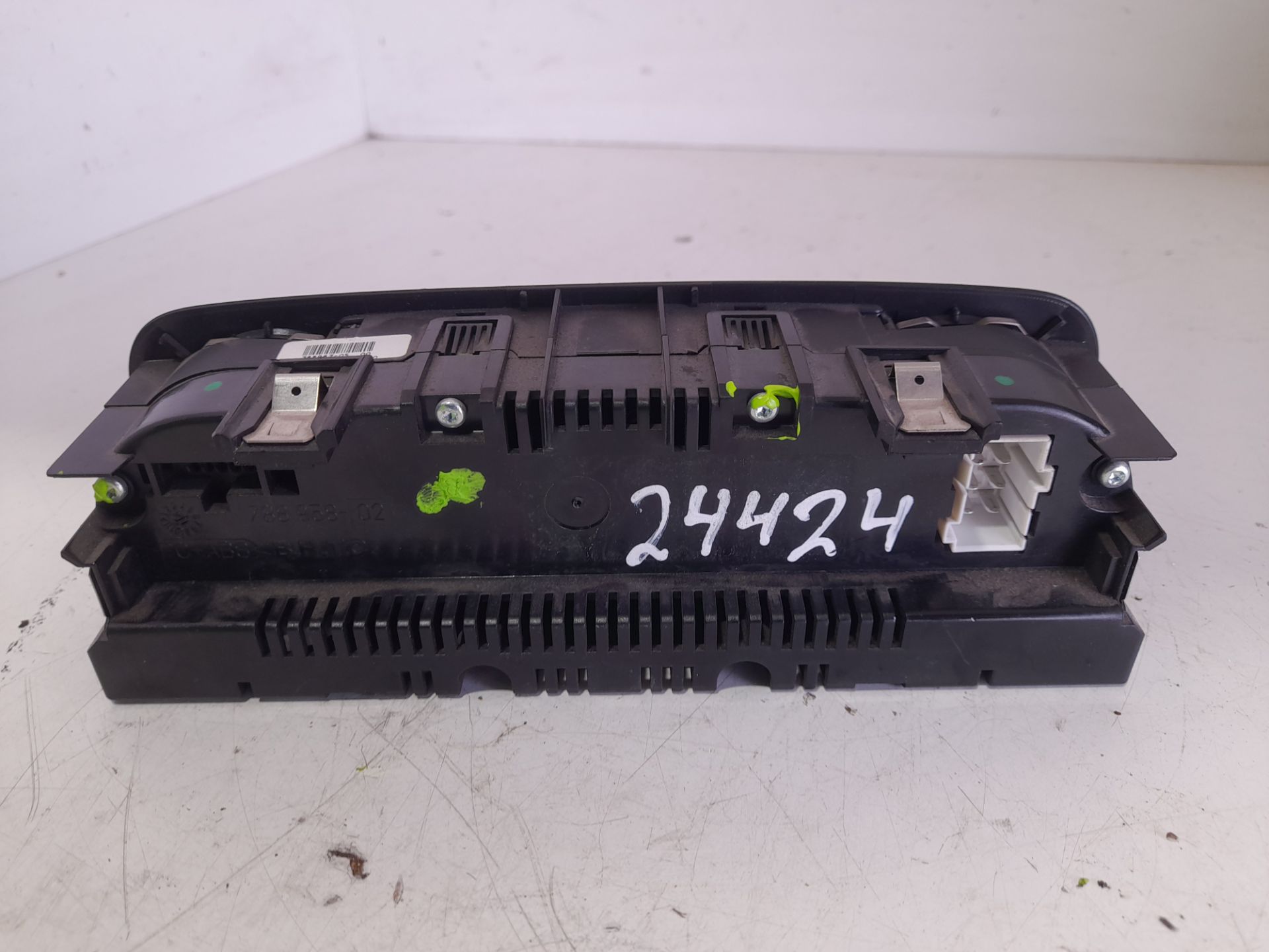 Mando calefaccion / aire acondicionado man tgs 18.xxx (2007) fsa  4x2   lls m (largura med