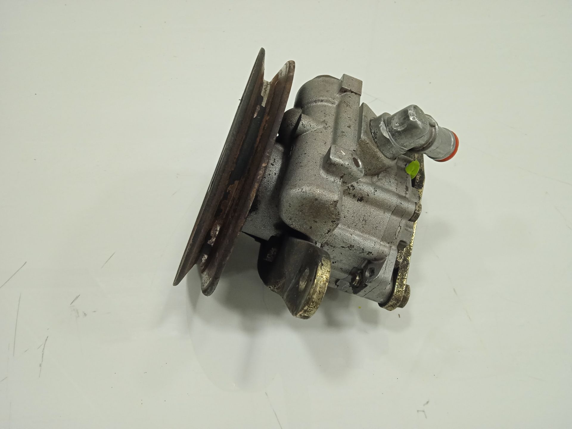 Bomba direccion nissan  no identificado