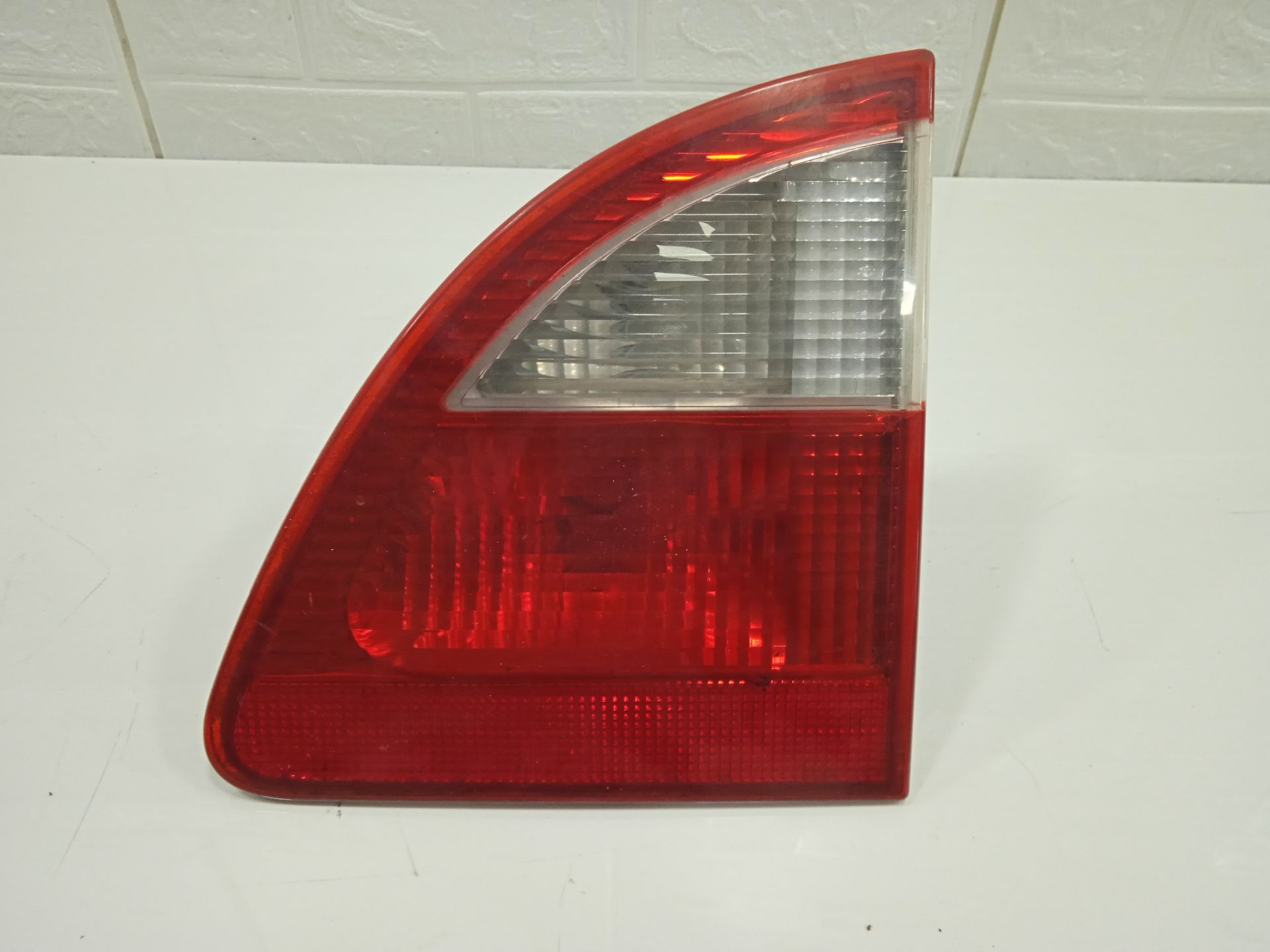 Piloto trasero derecho ford galaxy (vy) ambiente