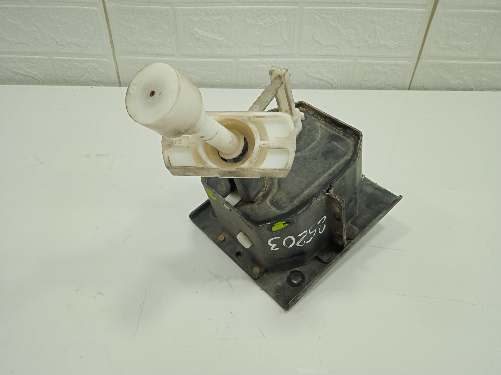Soporte rueda repuesto ford galaxy (vy) ambiente