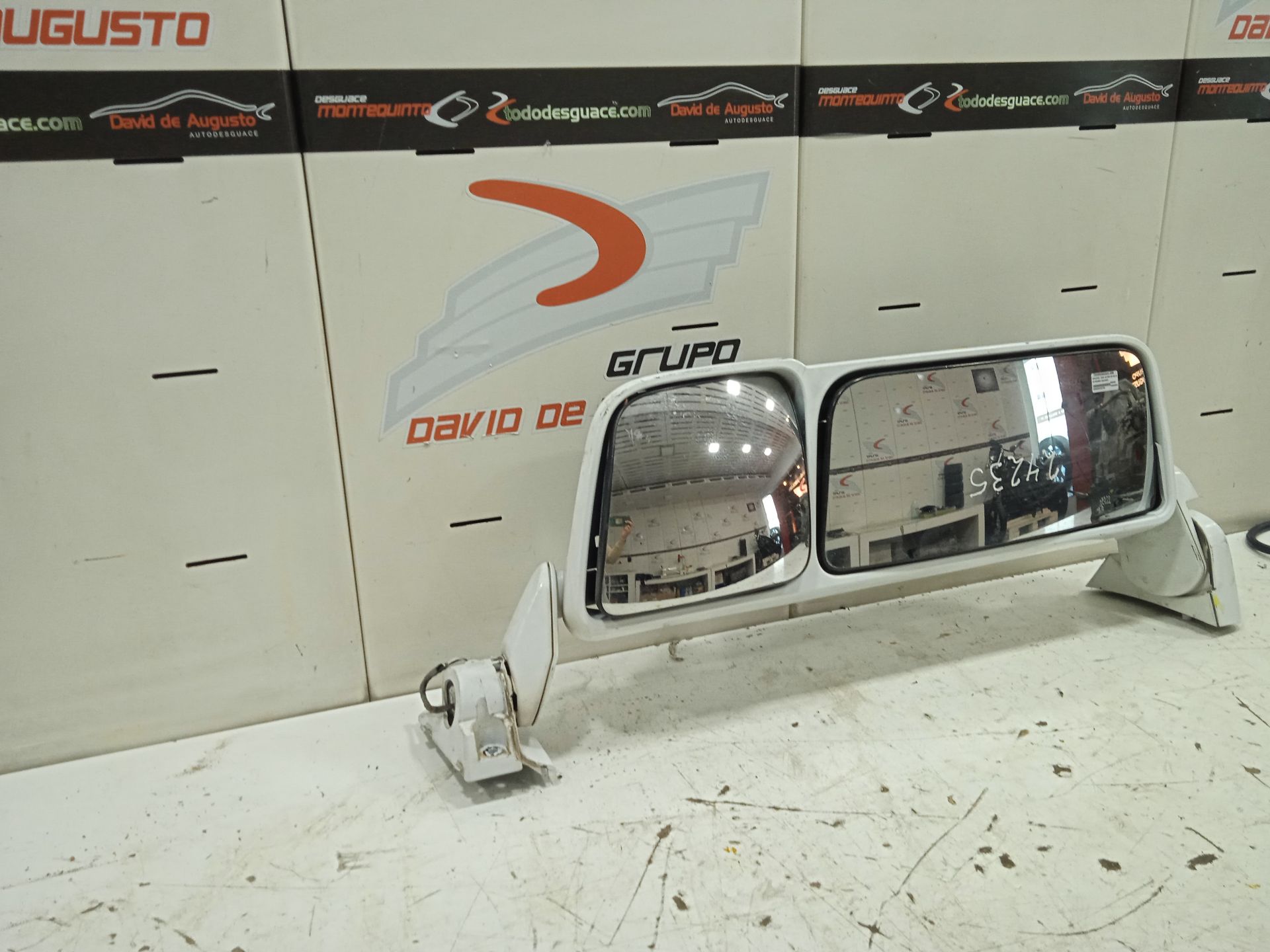 Retrovisor izquierdo mercedes-benz actros 4 2-ejes bm 963 (2011) 18xx 4x2 fahrgestell l classic