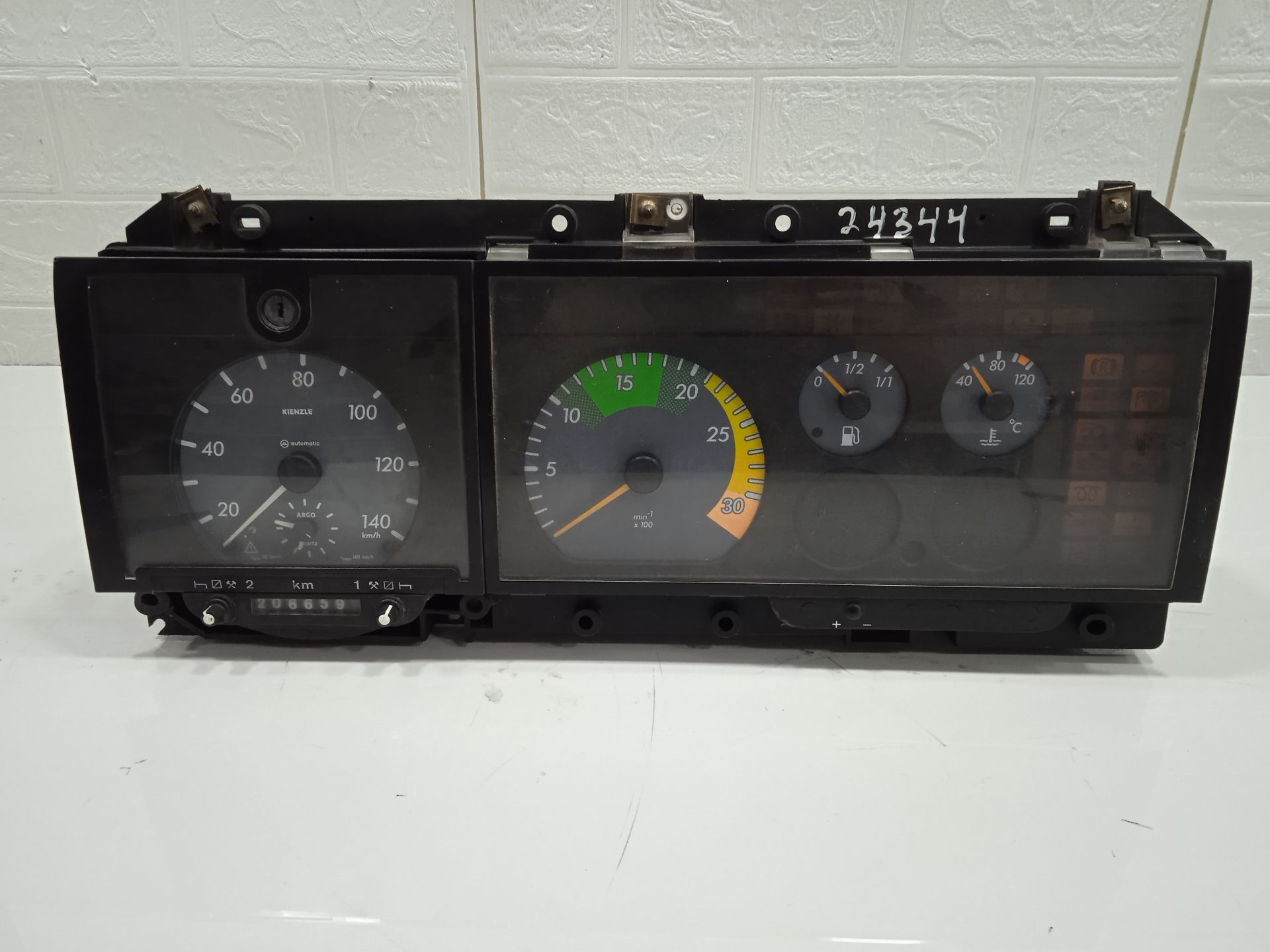 Cuadro instrumentos mercedes-benz vario (t2w) bm 668670 (1996) fg       814 d  om 904 la cabi