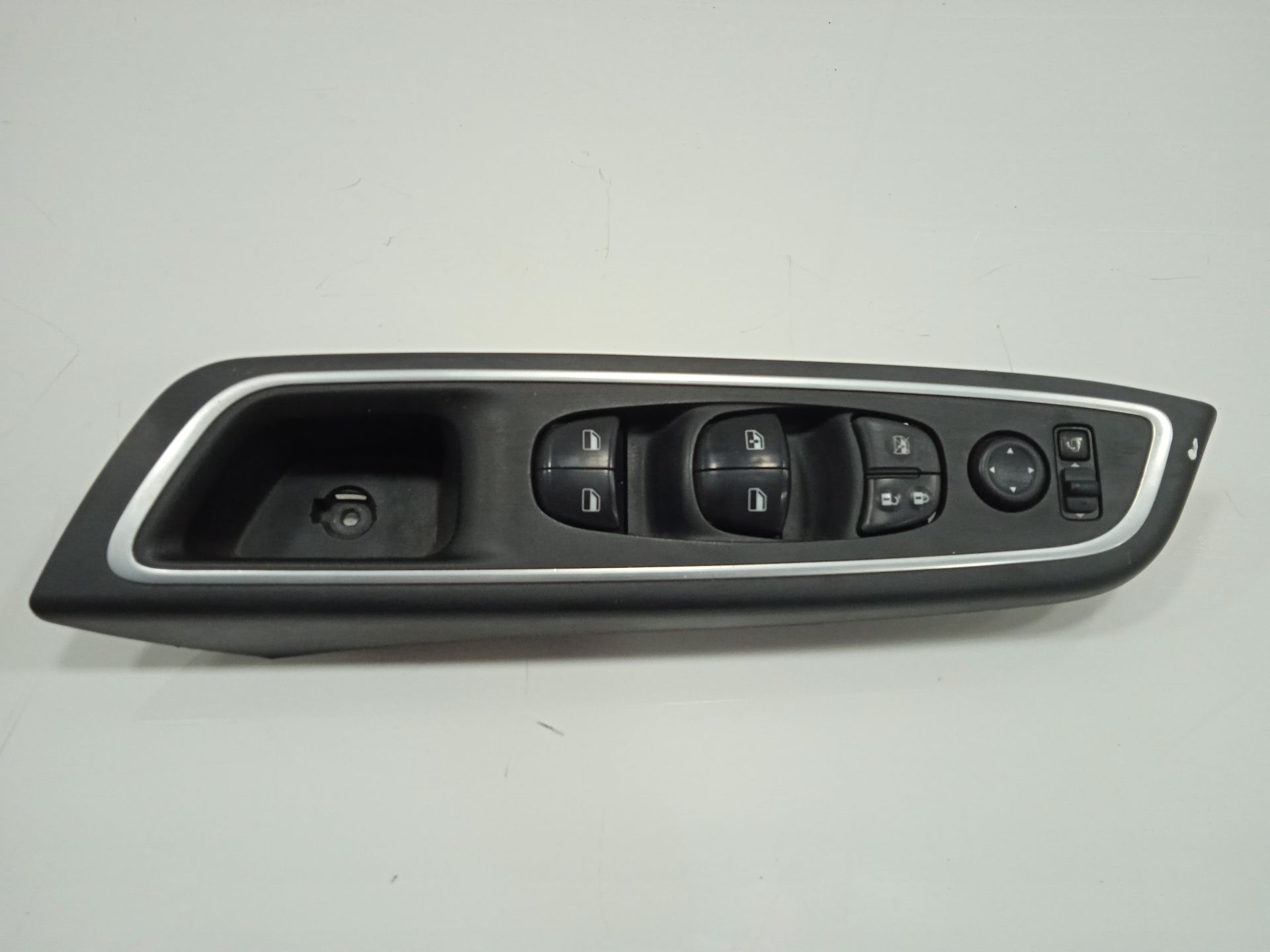 Mando elevalunas delantero izquierdo nissan micra (k14) acenta