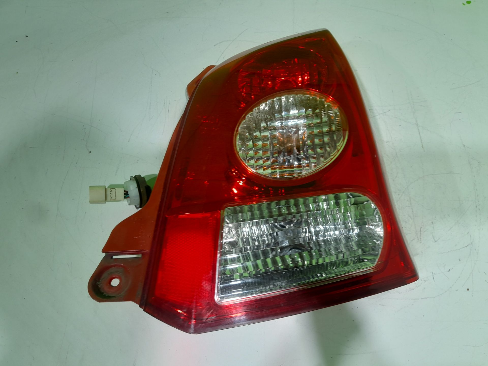 Piloto trasero derecho suzuki alto (amf310) ga