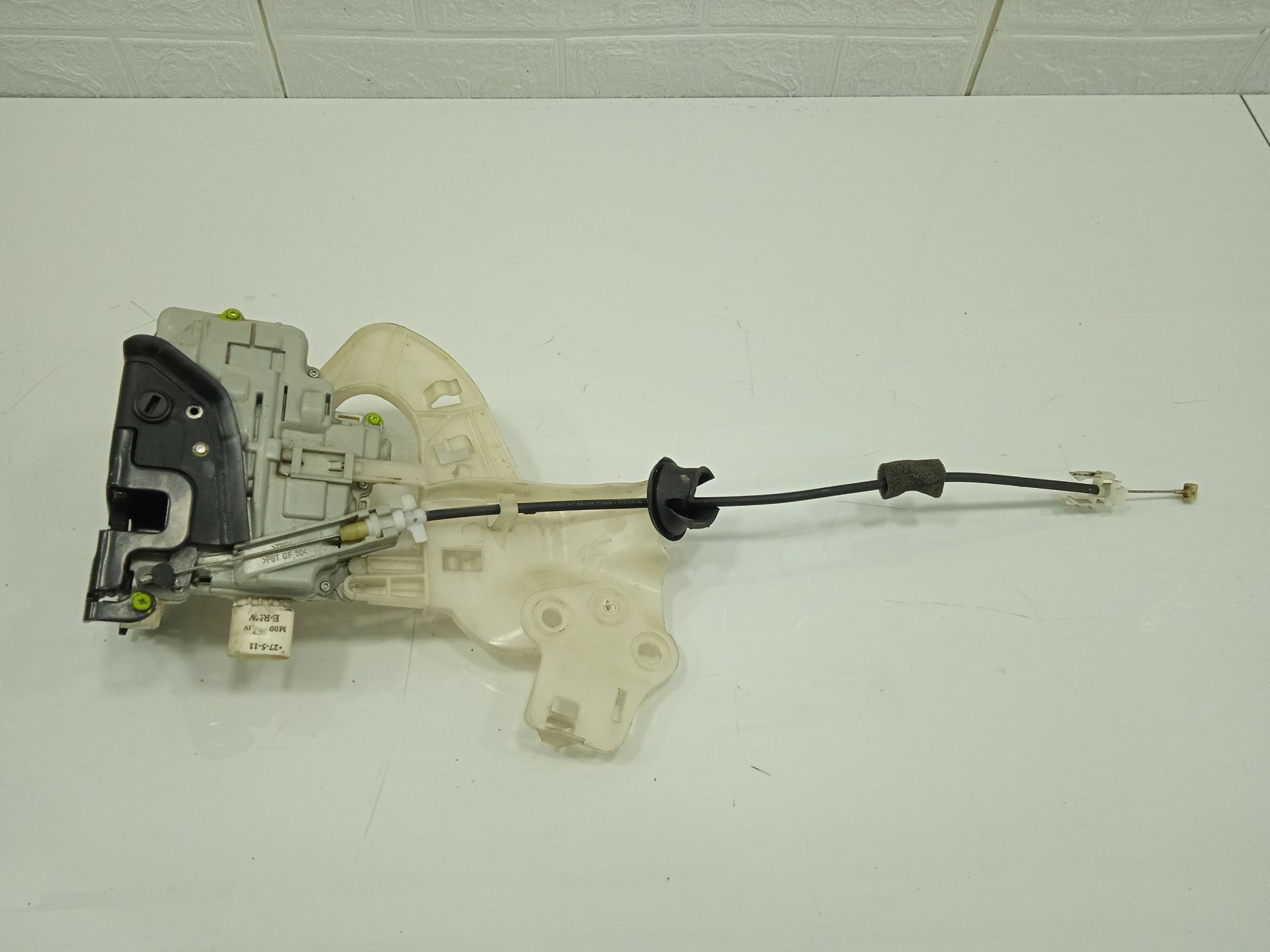 Cerradura puerta trasera izquierda porsche cayenne (tipo 92a) diesel
