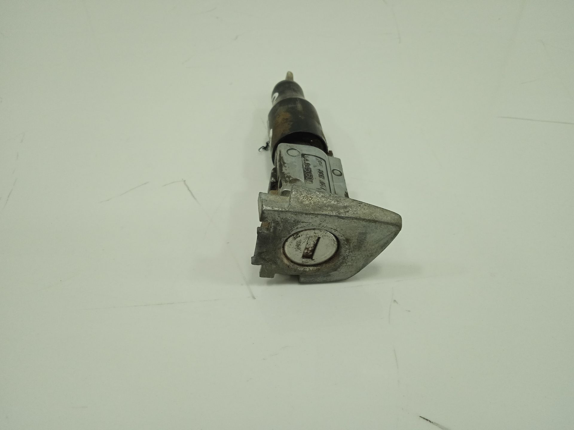 Bombin puerta delantera izquierda porsche cayenne (tipo 92a) diesel