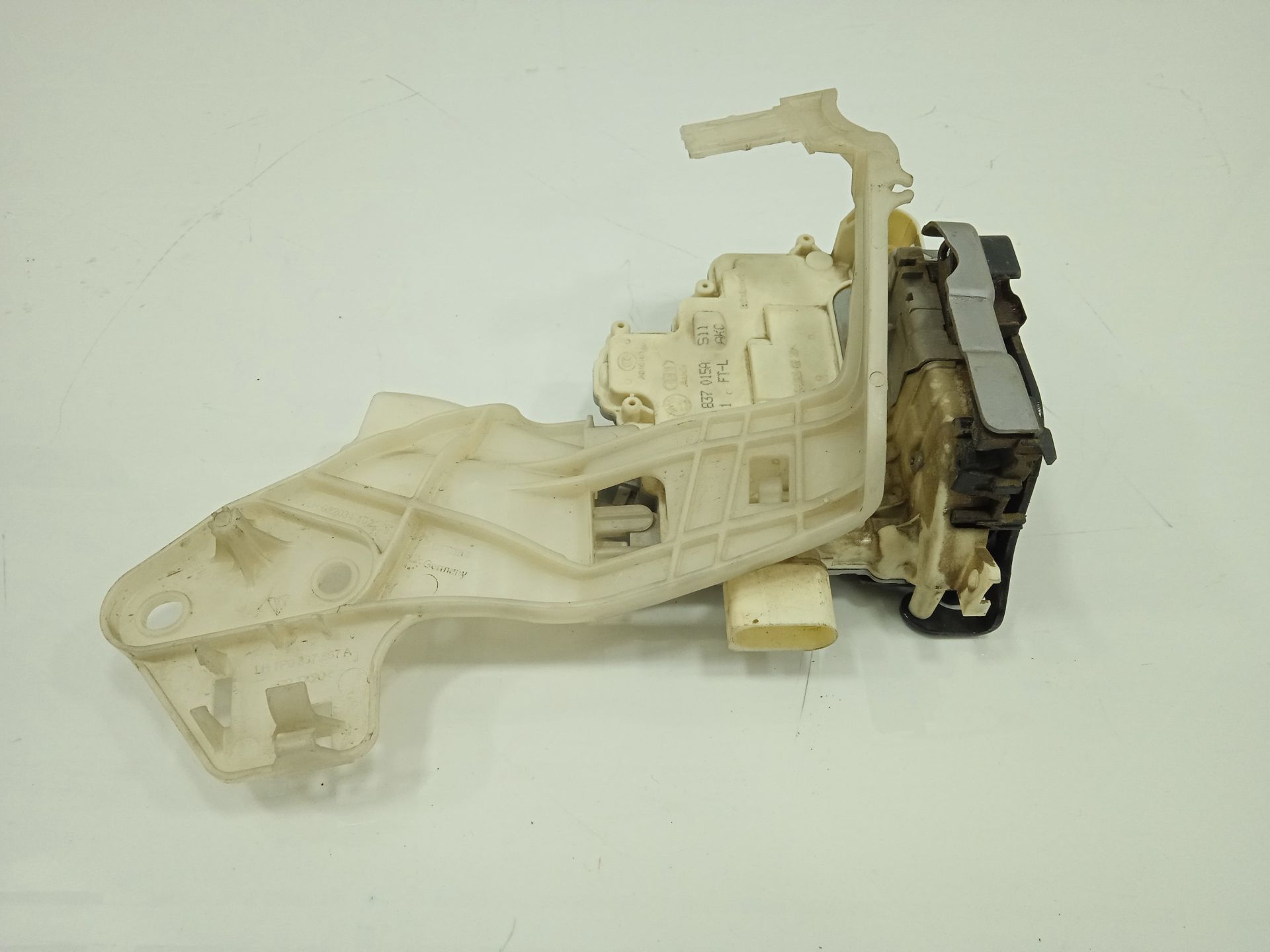 Cerradura puerta delantera izquierda porsche cayenne (tipo 92a) diesel