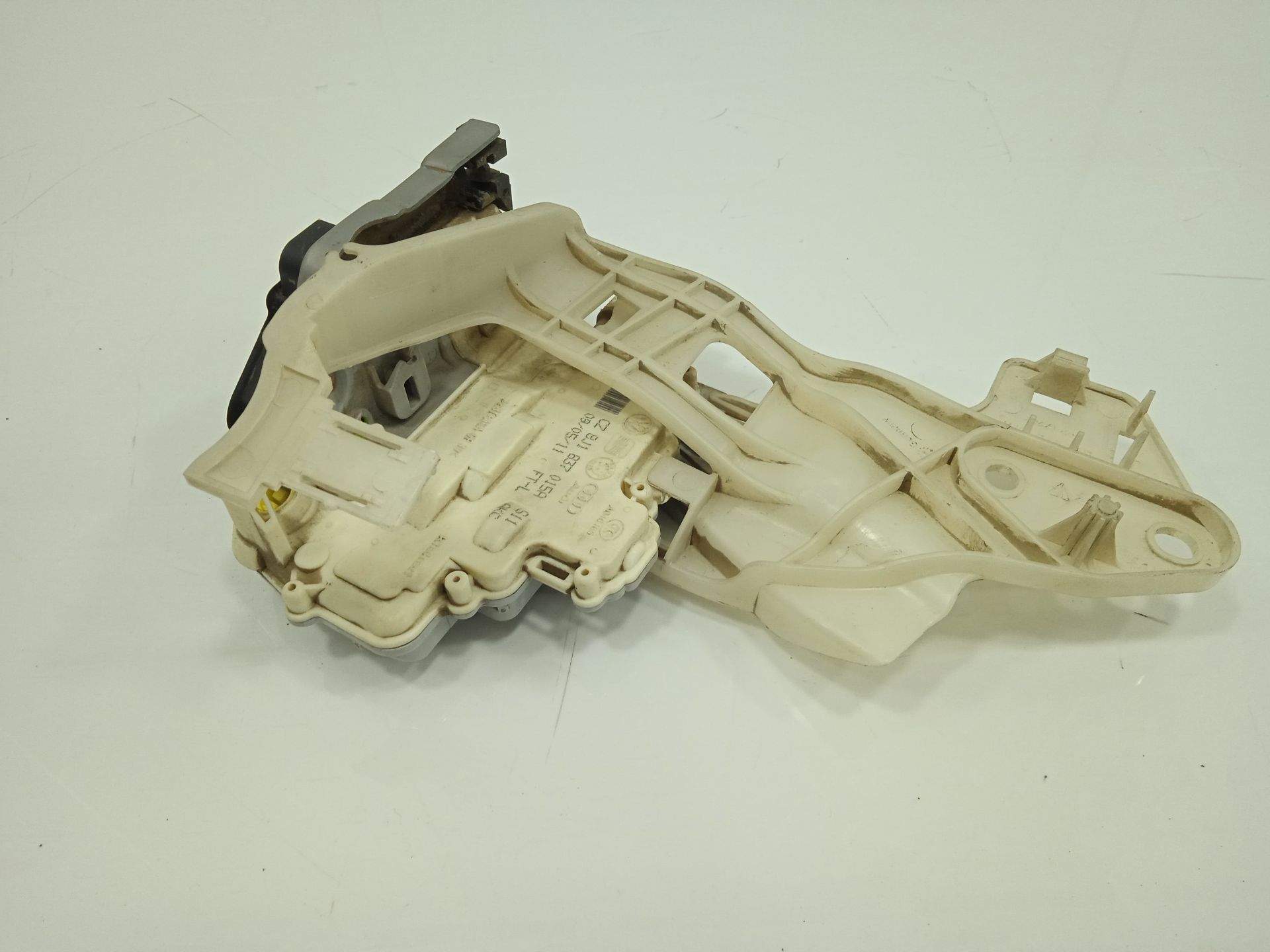 Cerradura puerta delantera izquierda porsche cayenne (tipo 92a) diesel