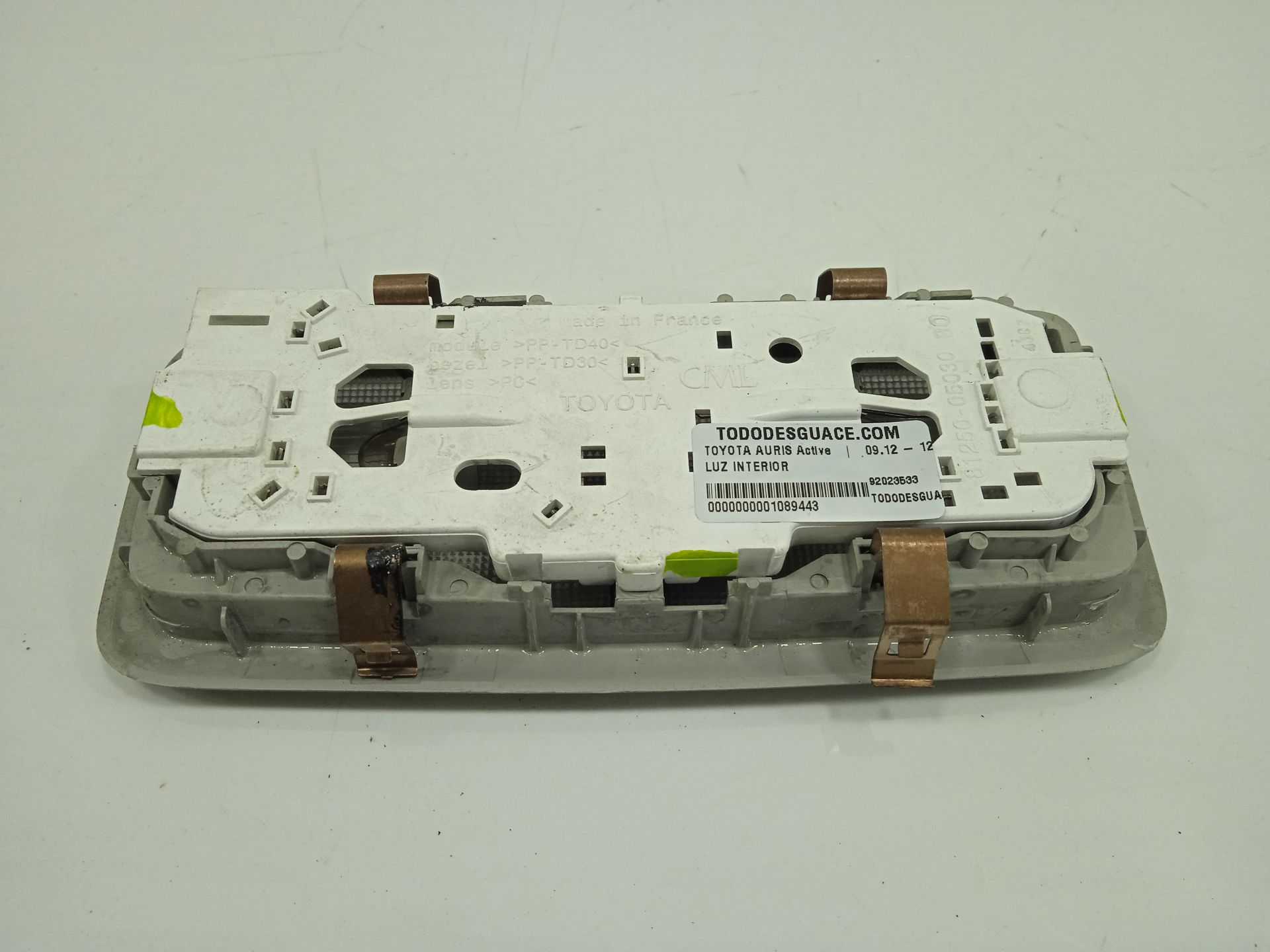 Luz interior toyota auris (e18) active